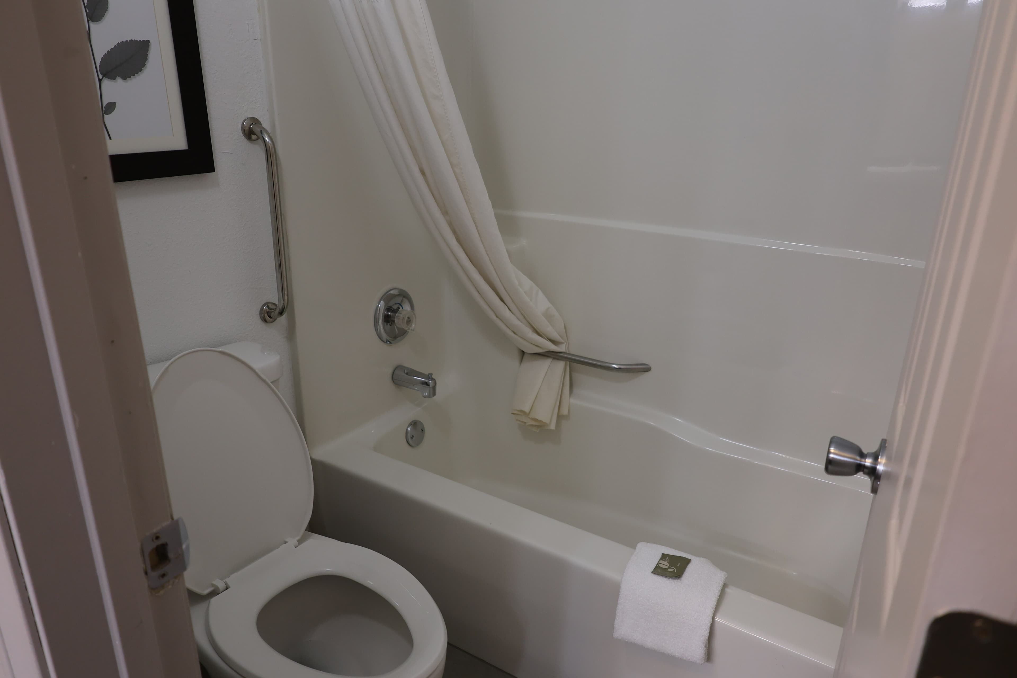 Country Inn & Suites by Radisson, Sparta, WI — 12
