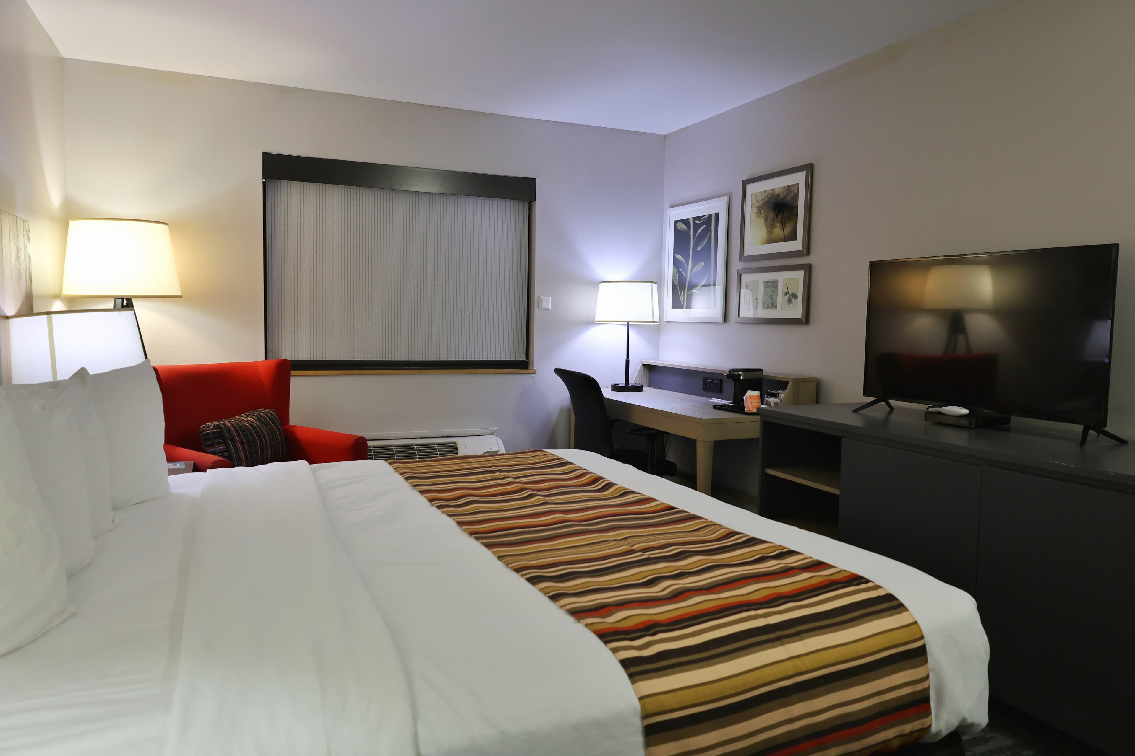 Country Inn & Suites by Radisson, Sparta, WI - Image 4