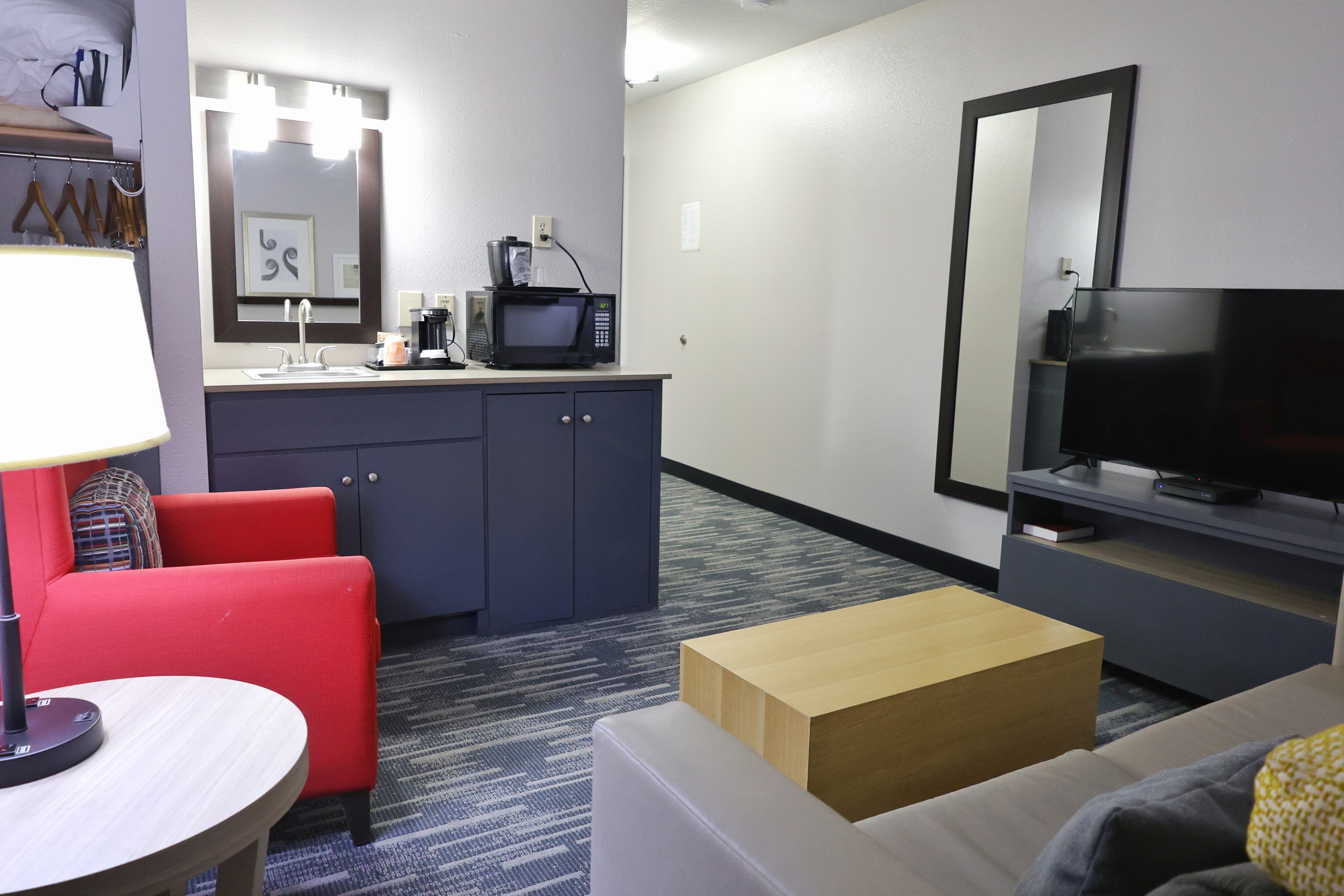 Country Inn & Suites by Radisson, Sparta, WI - Image 5