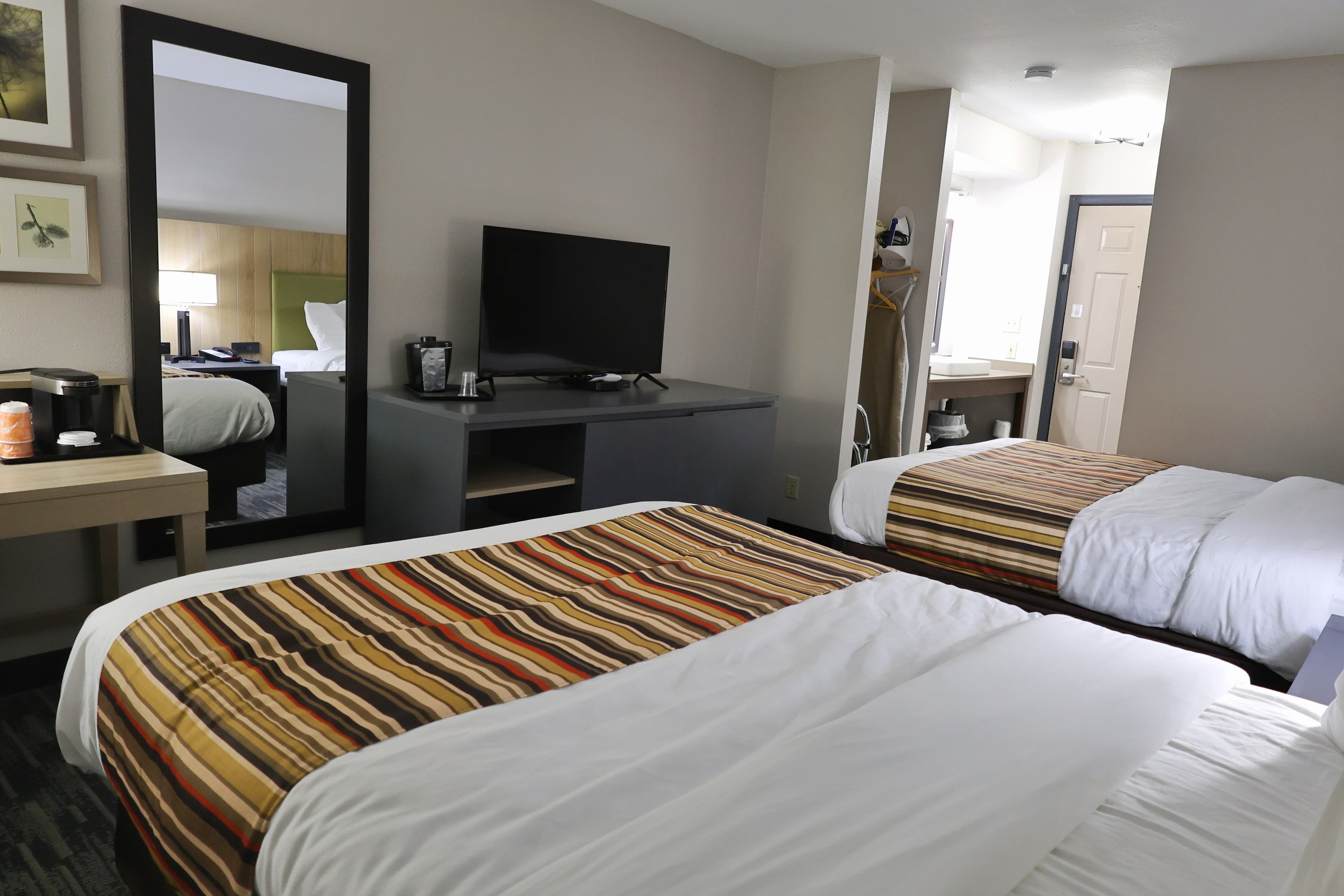 Country Inn & Suites by Radisson, Sparta, WI — 32