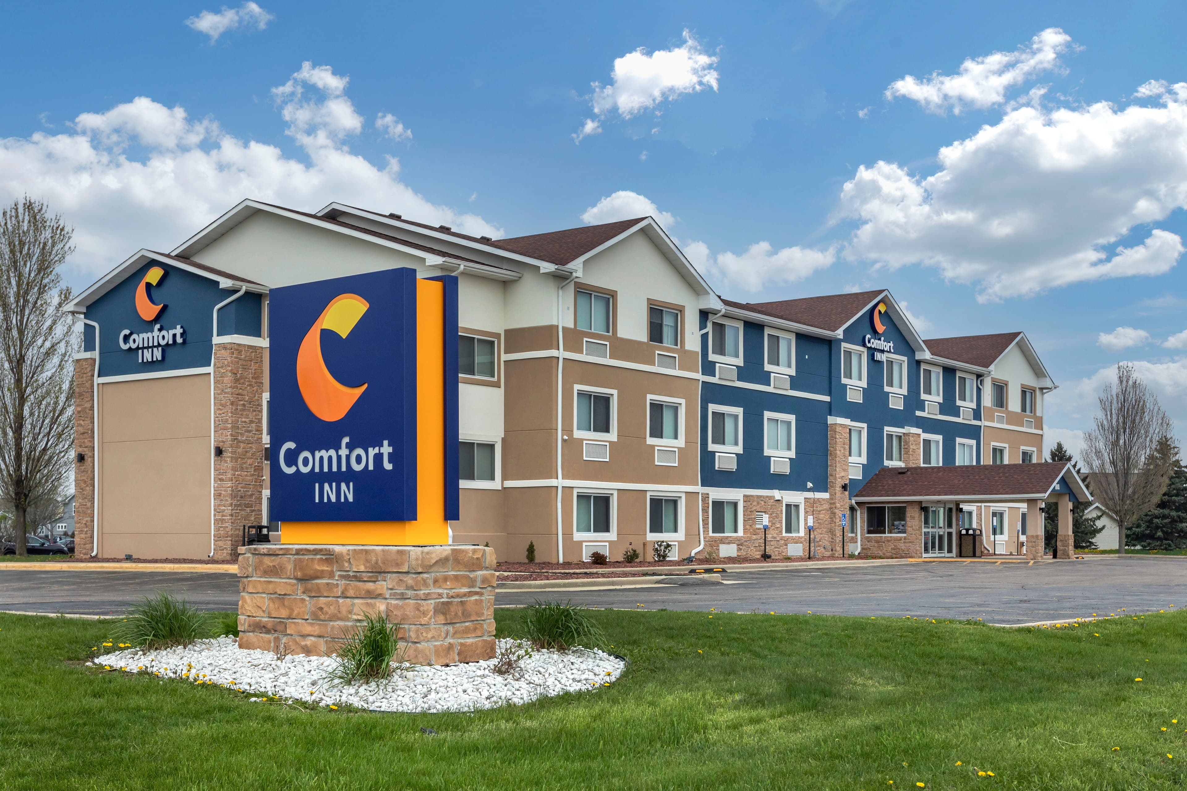 Comfort Inn Mount Pleasant - Racine - Image 1