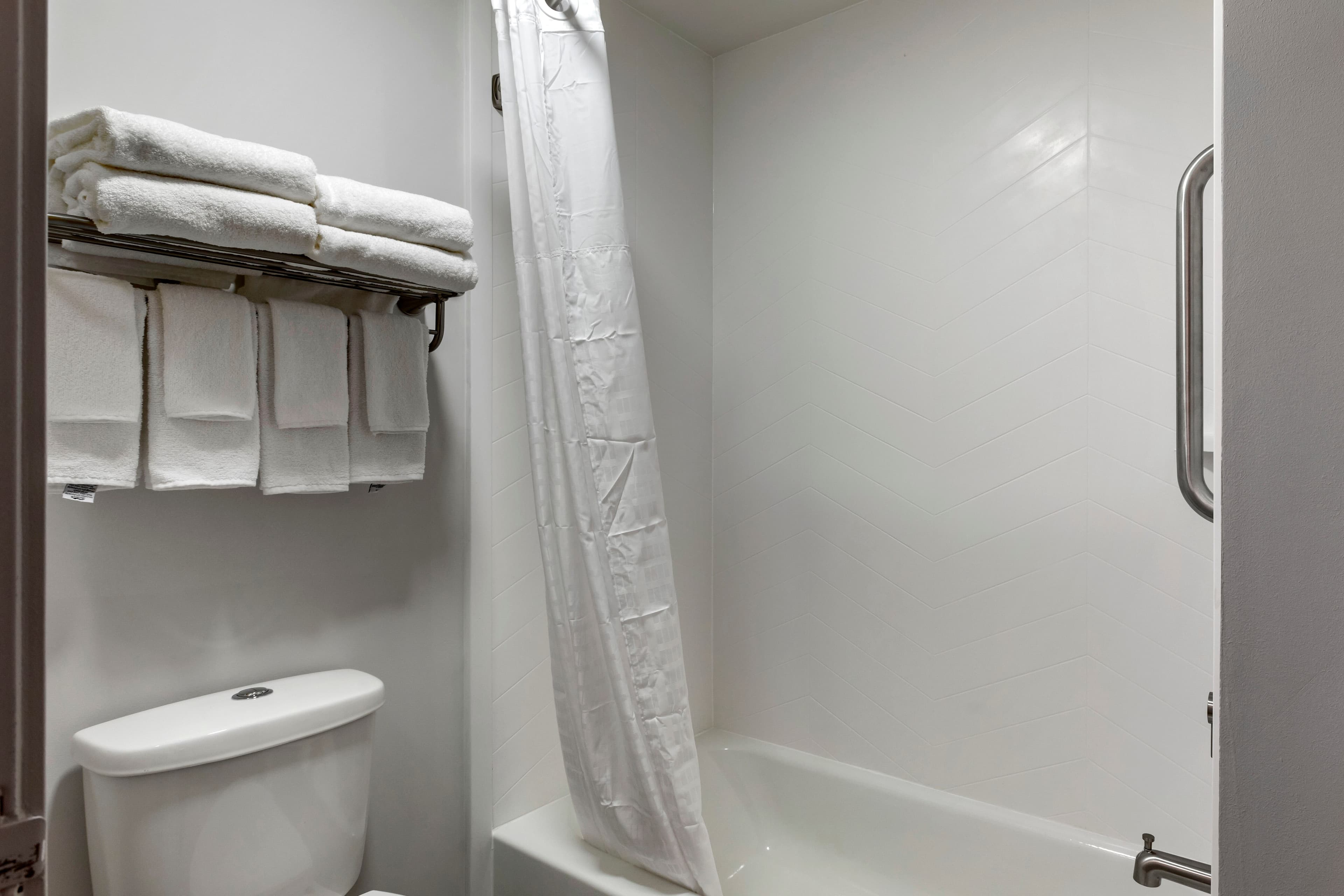 Comfort Inn Mount Pleasant - Racine — 17