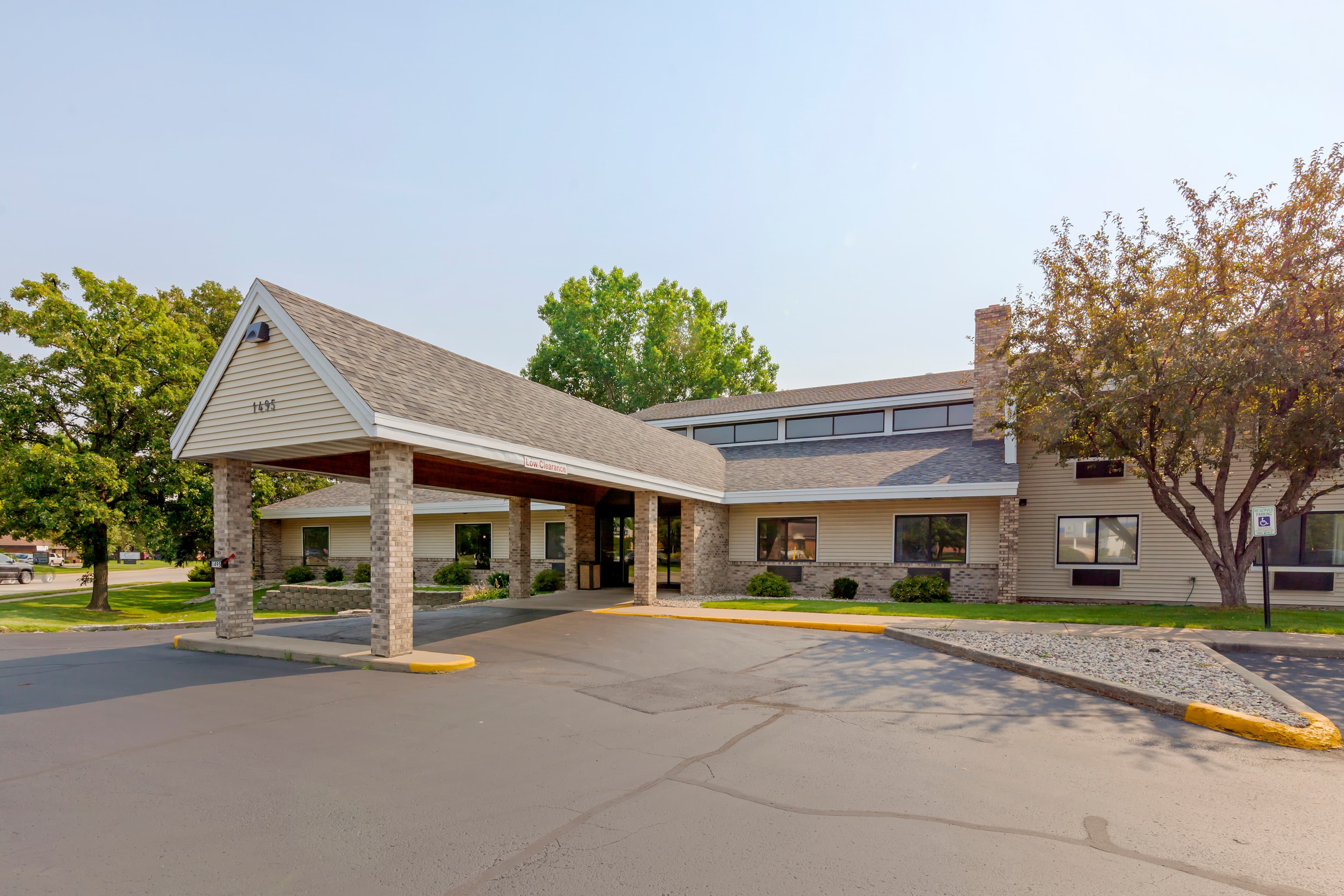 Quality Inn Oshkosh Aviation Park - Image 1