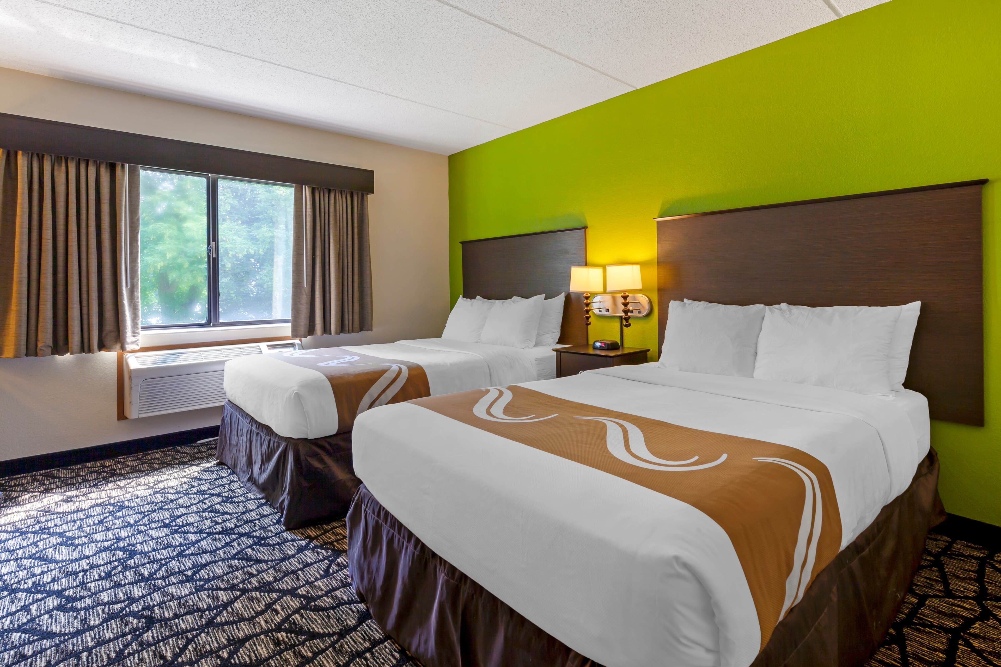 Quality Inn Oshkosh Aviation Park - Image 2