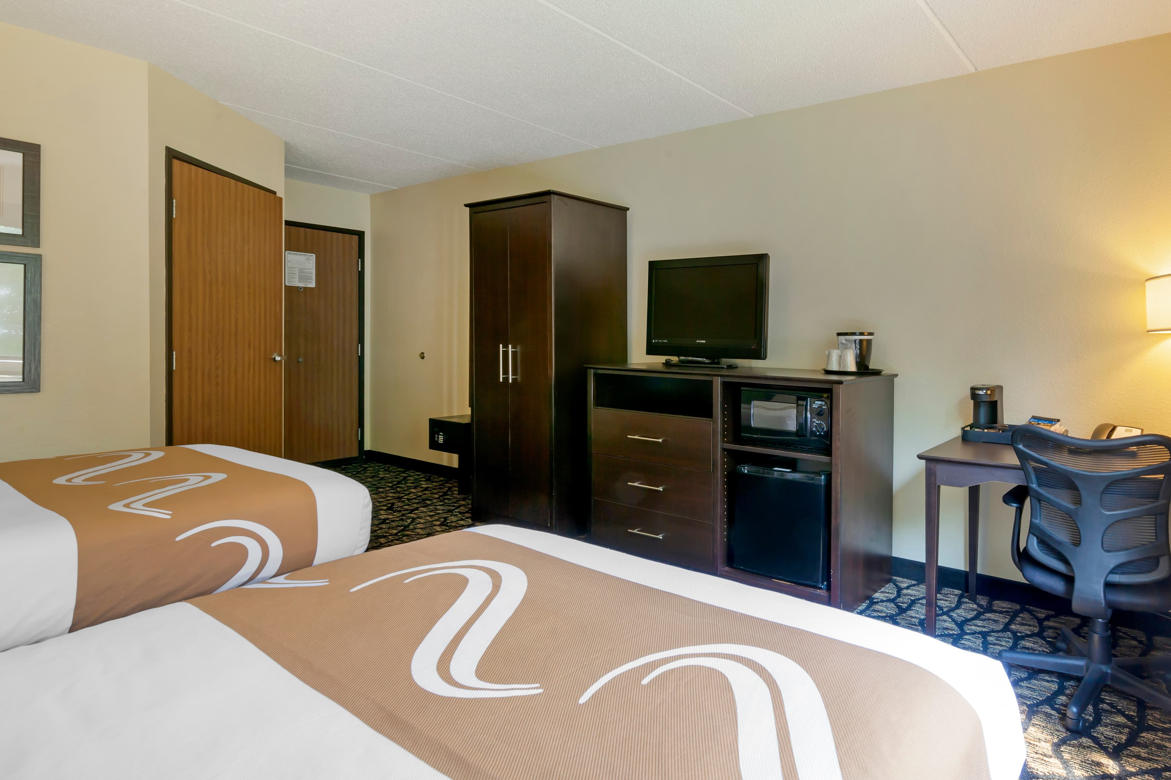 Quality Inn Oshkosh Aviation Park - Image 4
