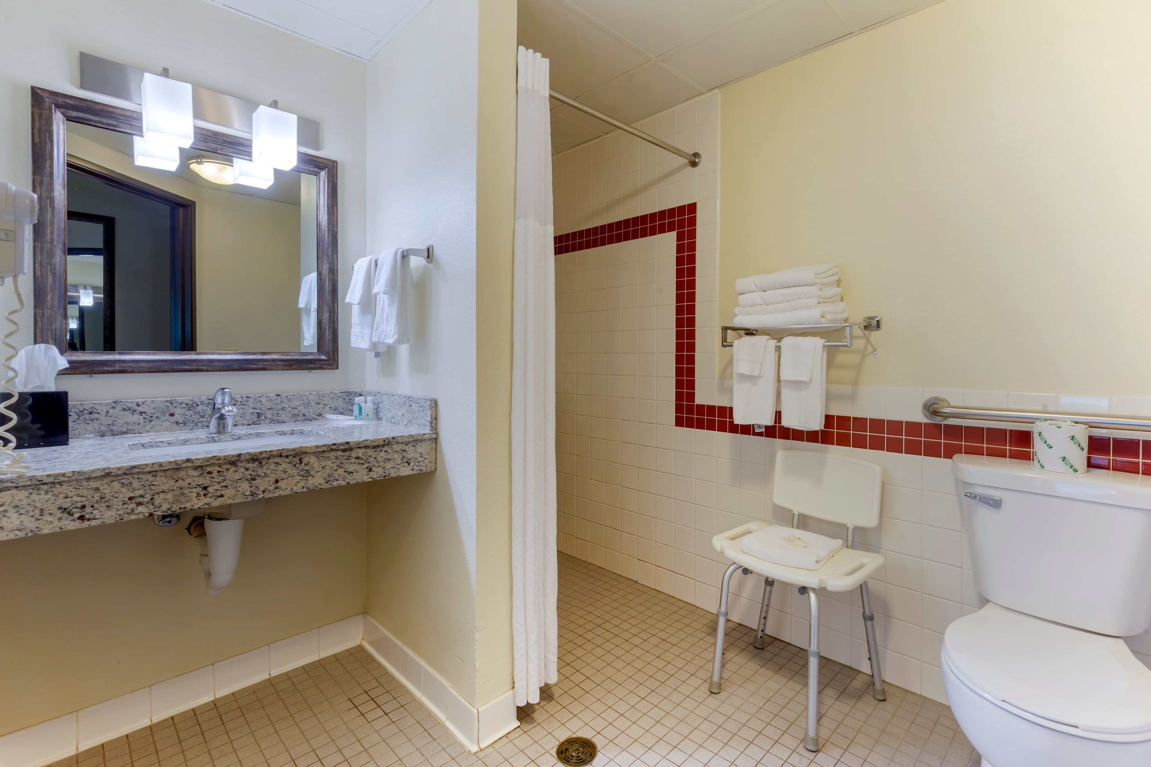 Quality Inn Oshkosh Aviation Park — 6