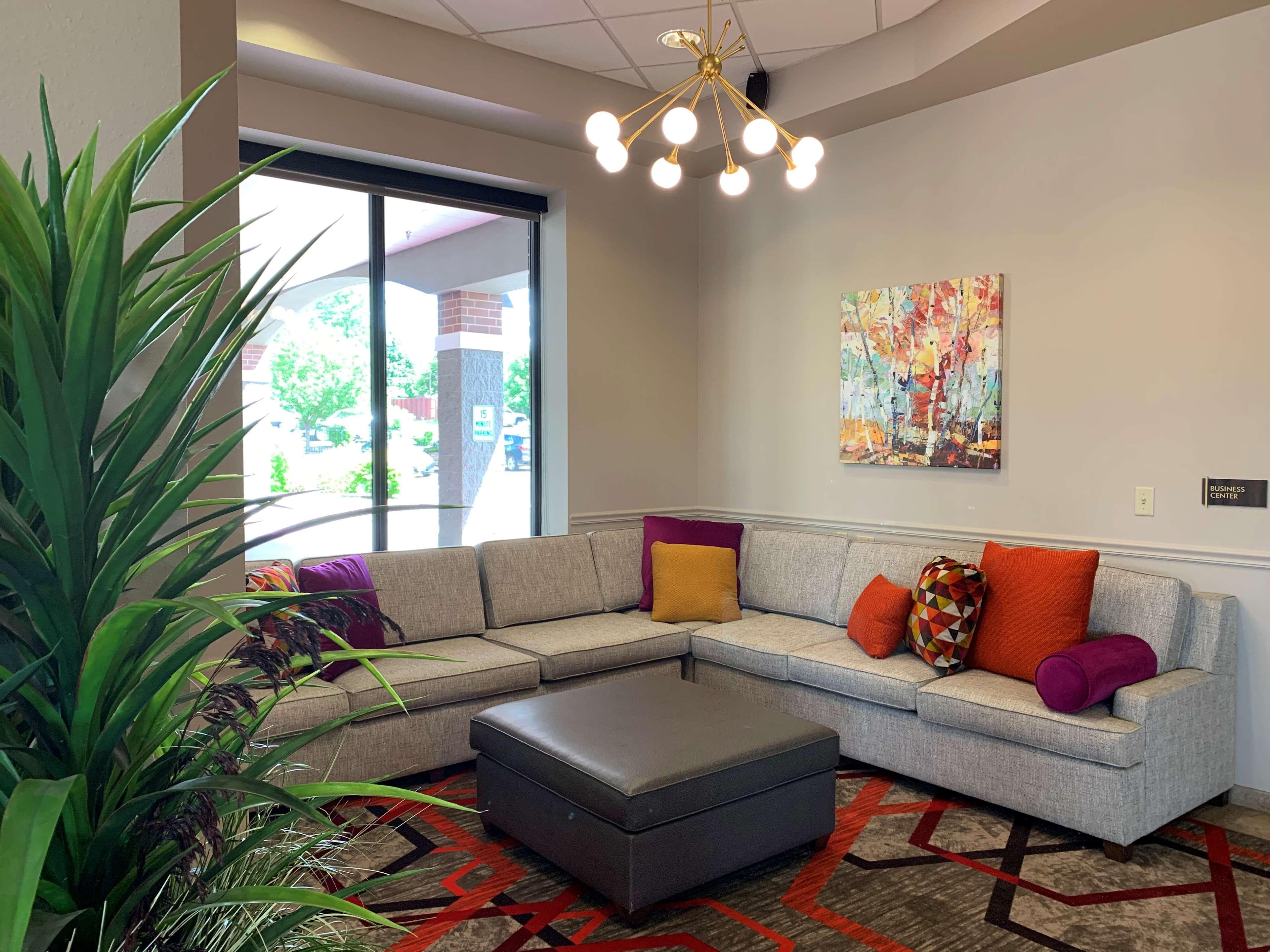 Radisson Hotel River Falls - Image 1