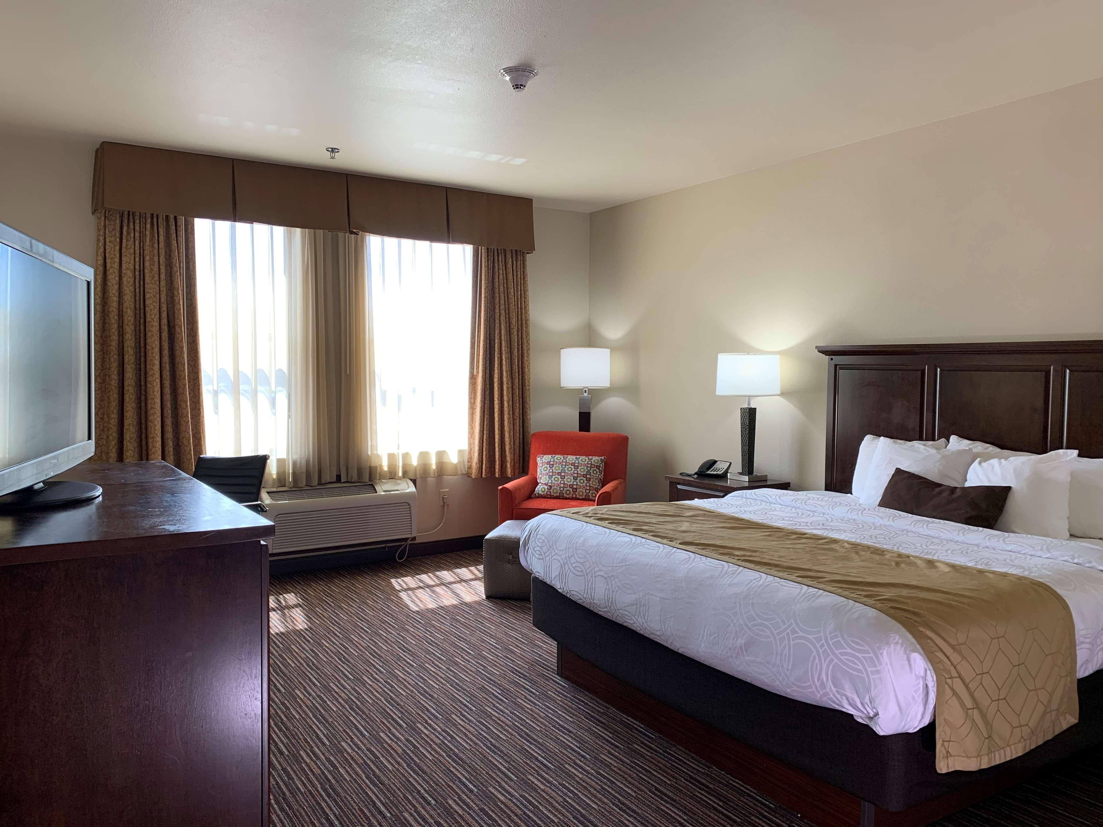 Radisson Hotel River Falls - Image 2