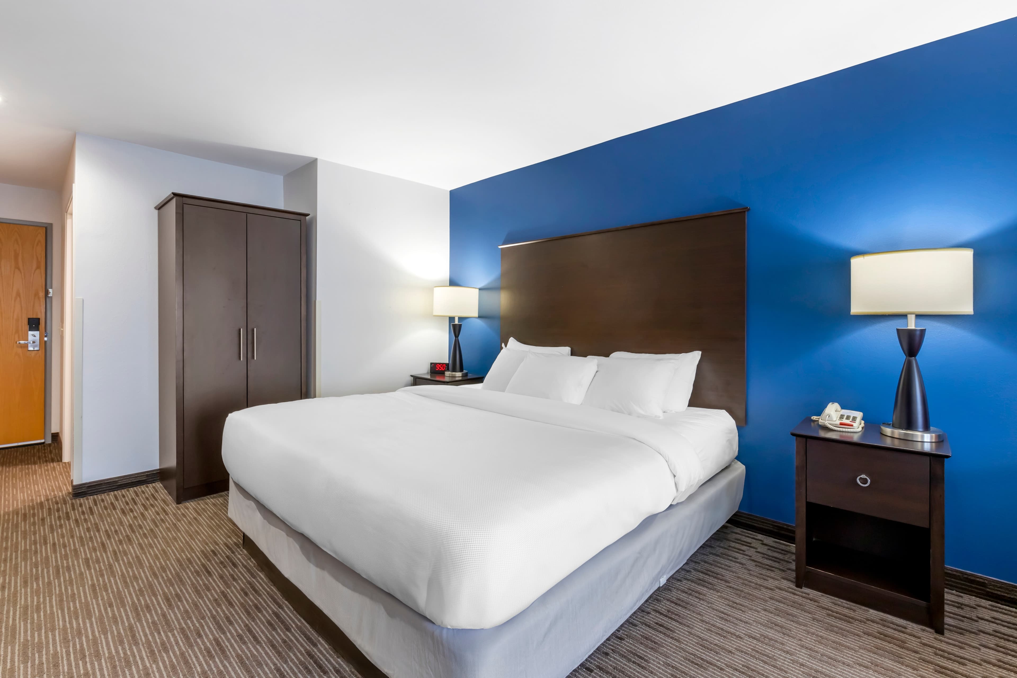 Comfort Inn & Suites New Lisbon - Image 3