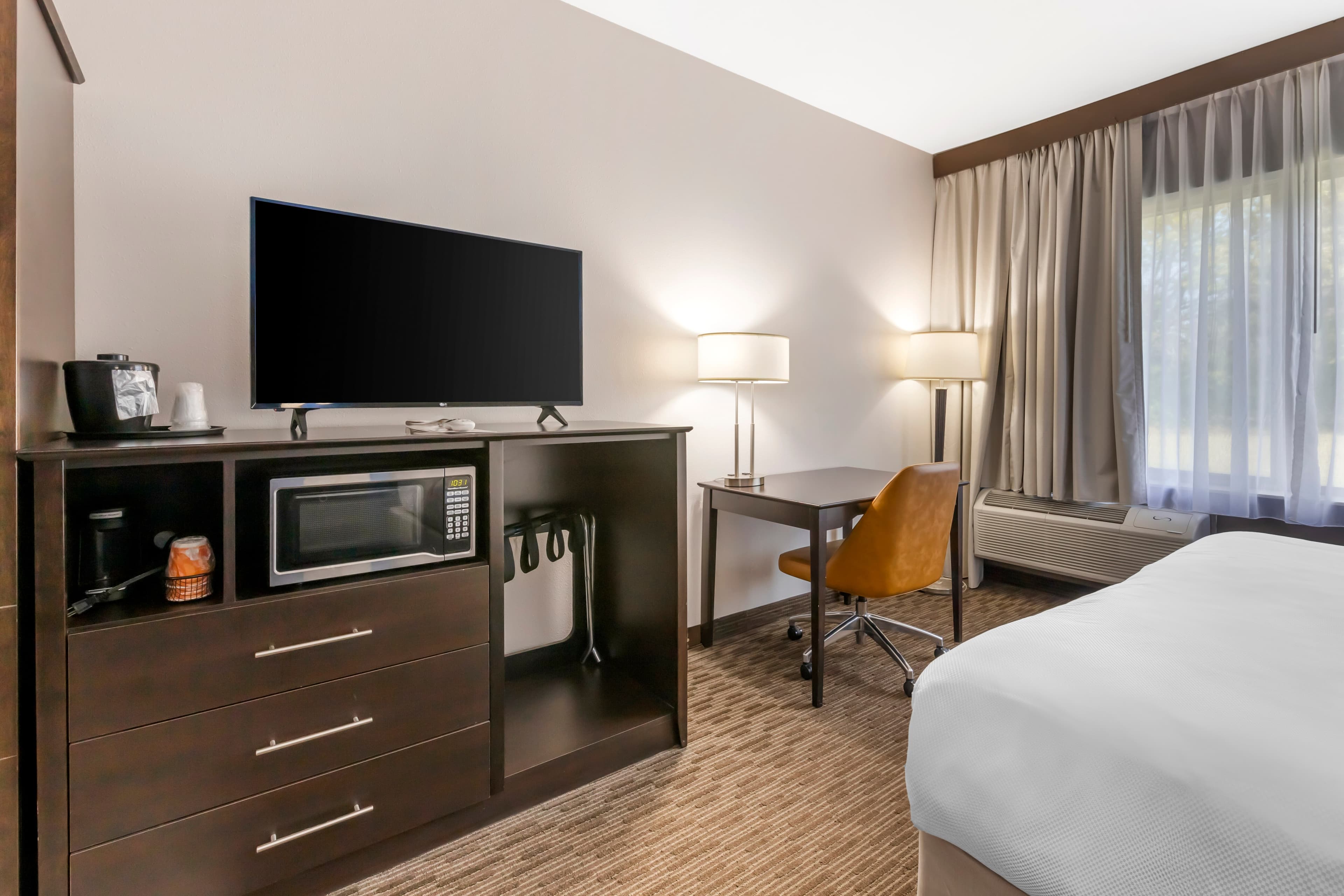 Comfort Inn & Suites New Lisbon — 8