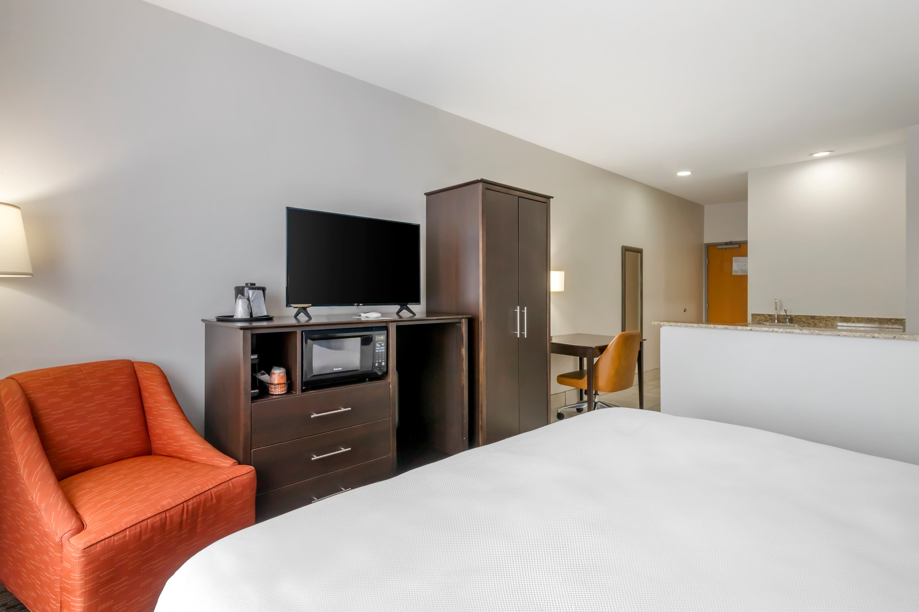 Comfort Inn & Suites New Lisbon — 20
