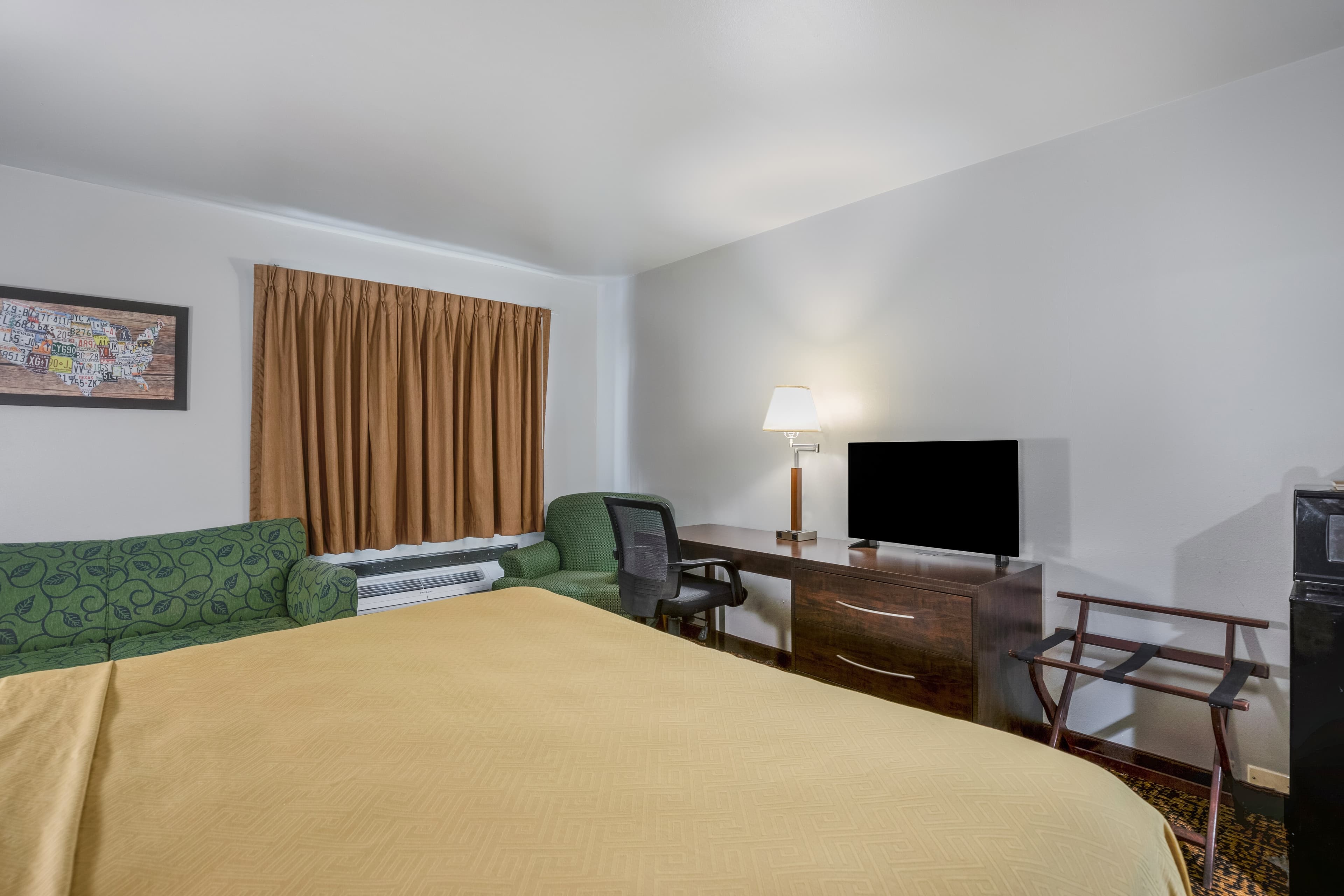 Econo Lodge Milwaukee Airport — 11