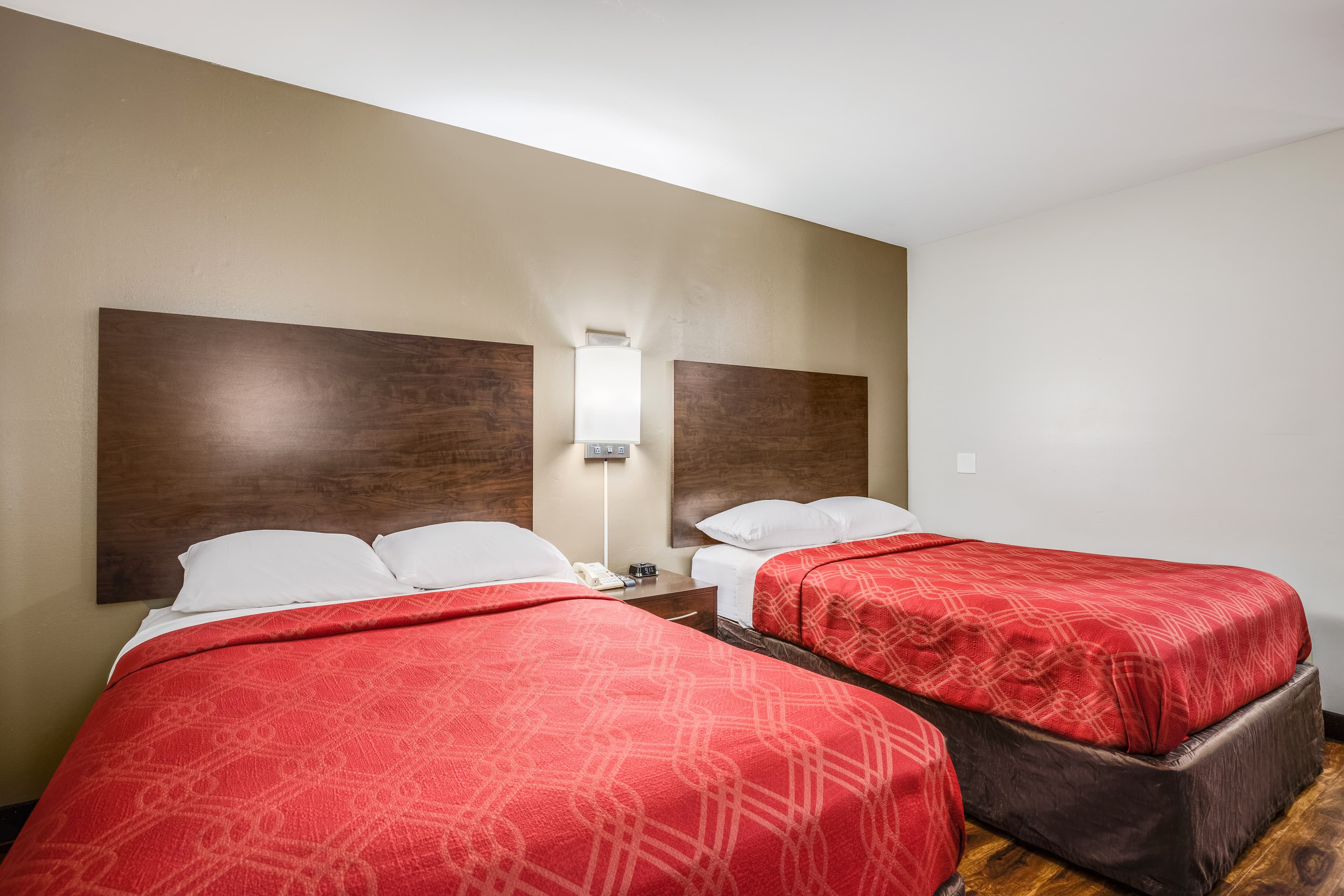 Econo Lodge Milwaukee Airport — 22