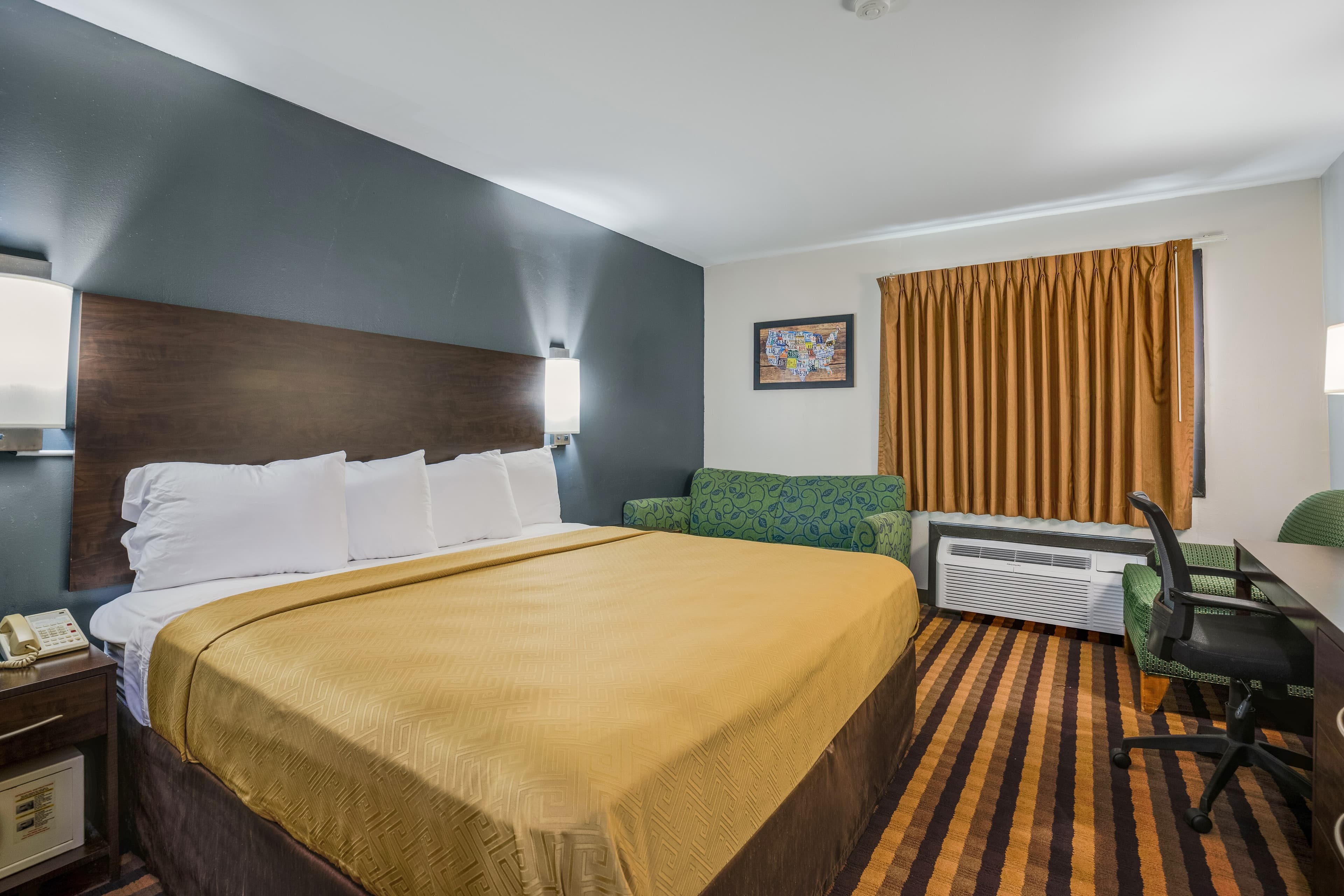 Econo Lodge Milwaukee Airport — 25