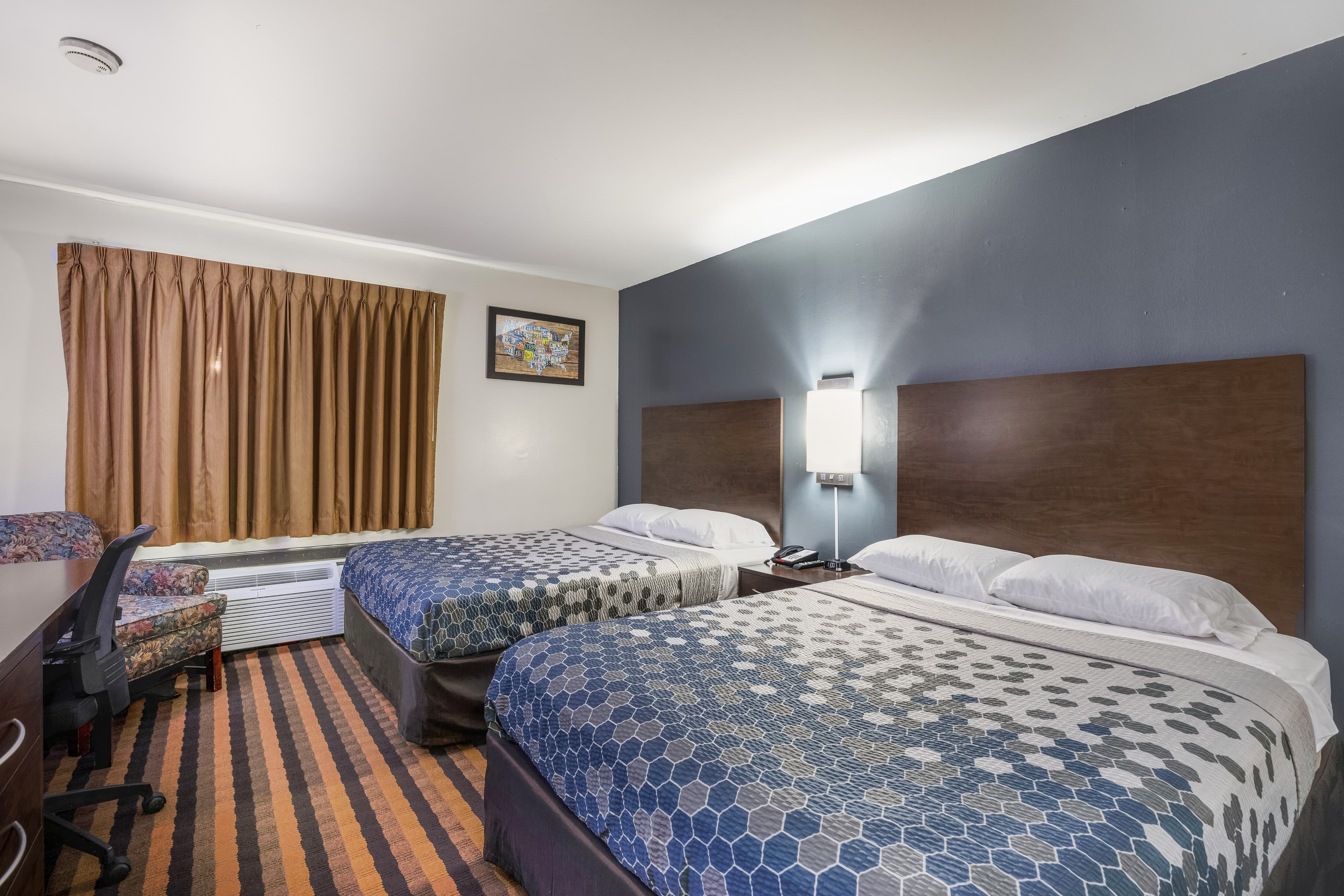 Econo Lodge Milwaukee Airport — 13