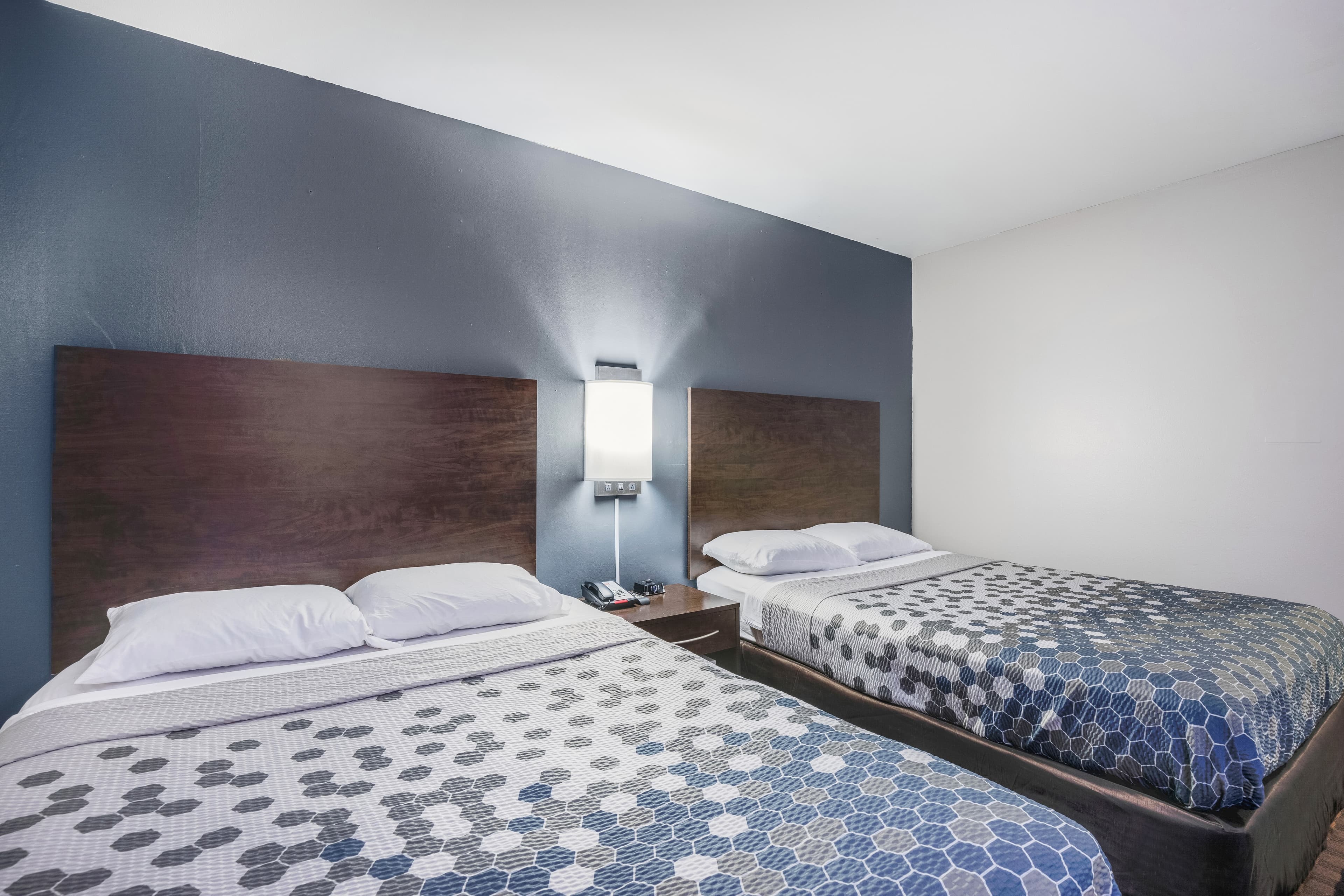 Econo Lodge Milwaukee Airport — 15