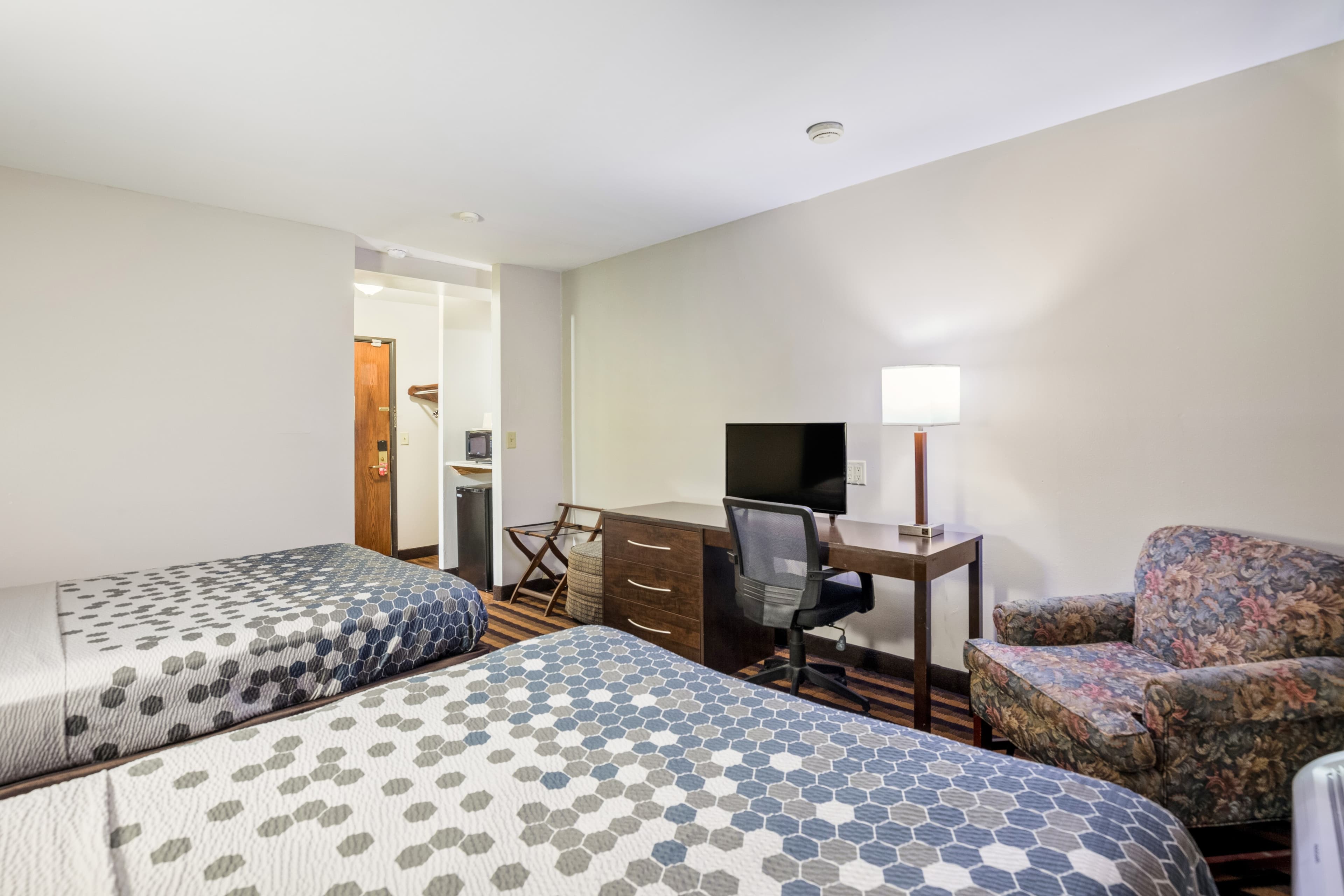Econo Lodge Milwaukee Airport — 16