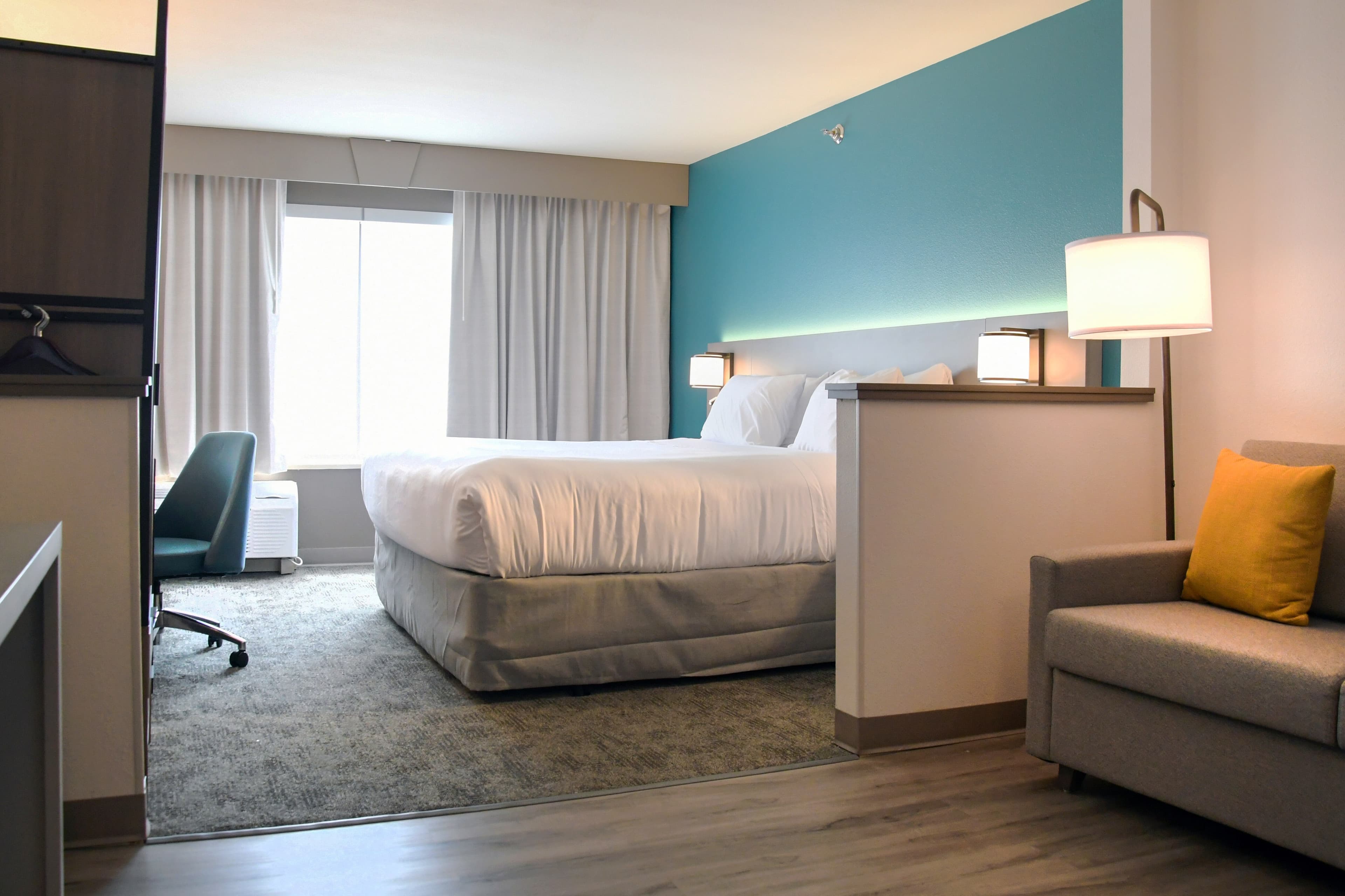 Comfort Inn & Suites NW Milwaukee — 40
