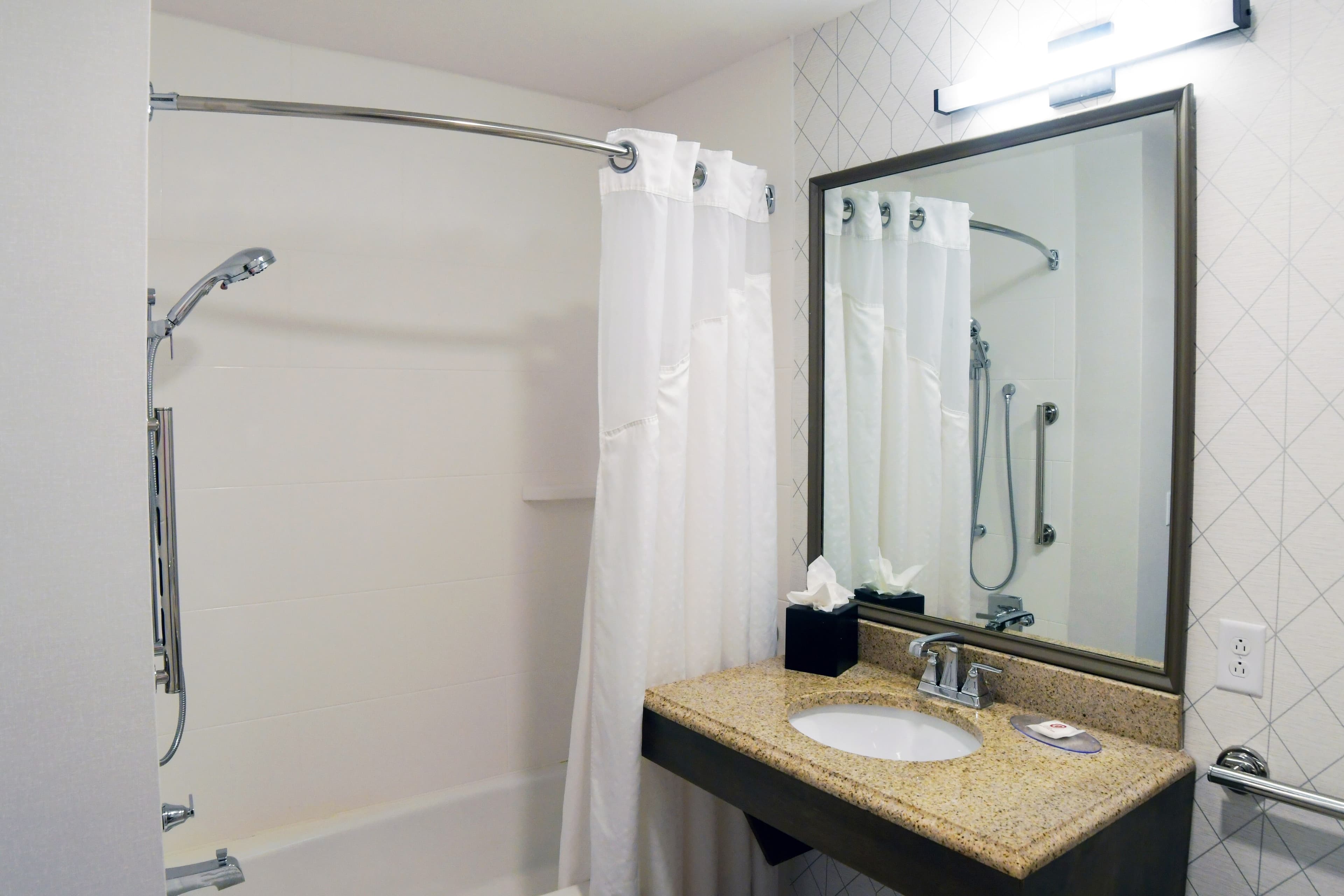 Comfort Inn & Suites NW Milwaukee — 13