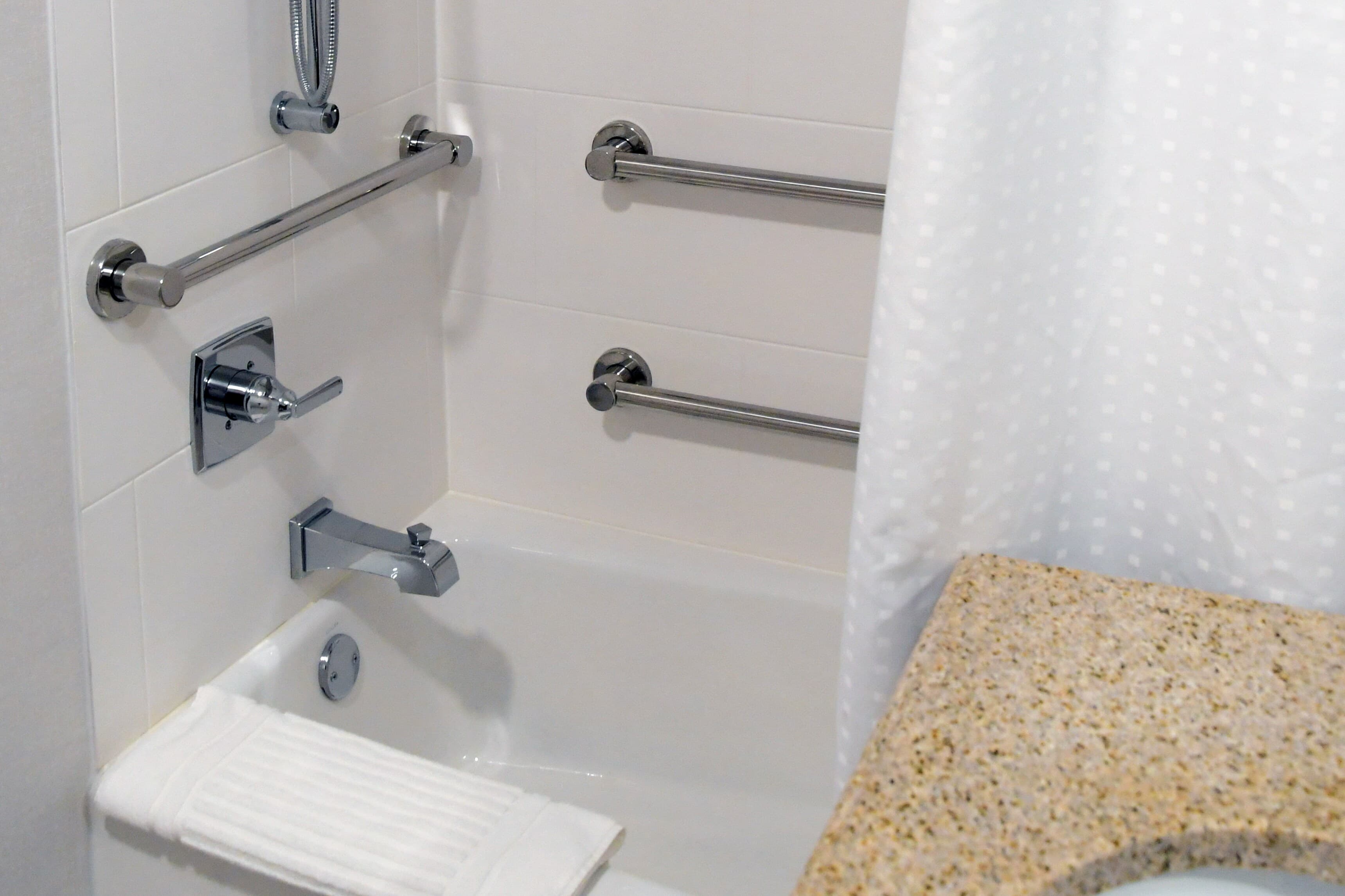 Comfort Inn & Suites NW Milwaukee — 16