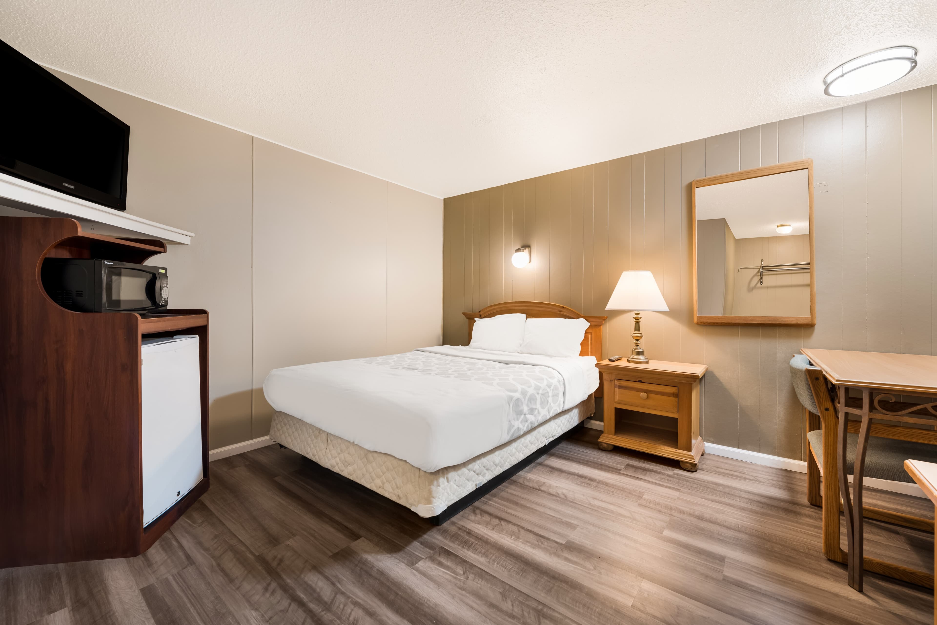 Rodeway Inn La Crosse - Image 3