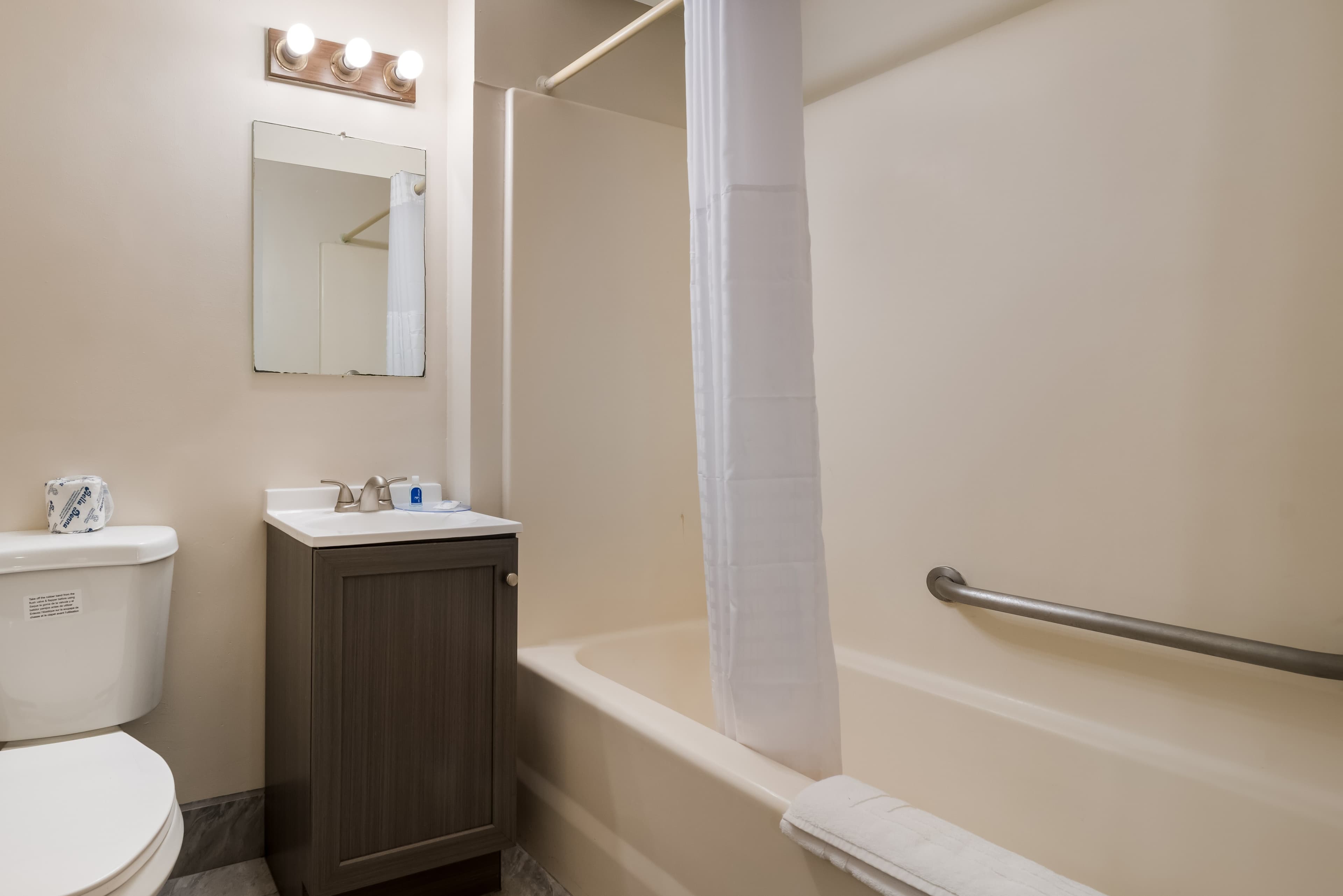 Rodeway Inn La Crosse - Image 5