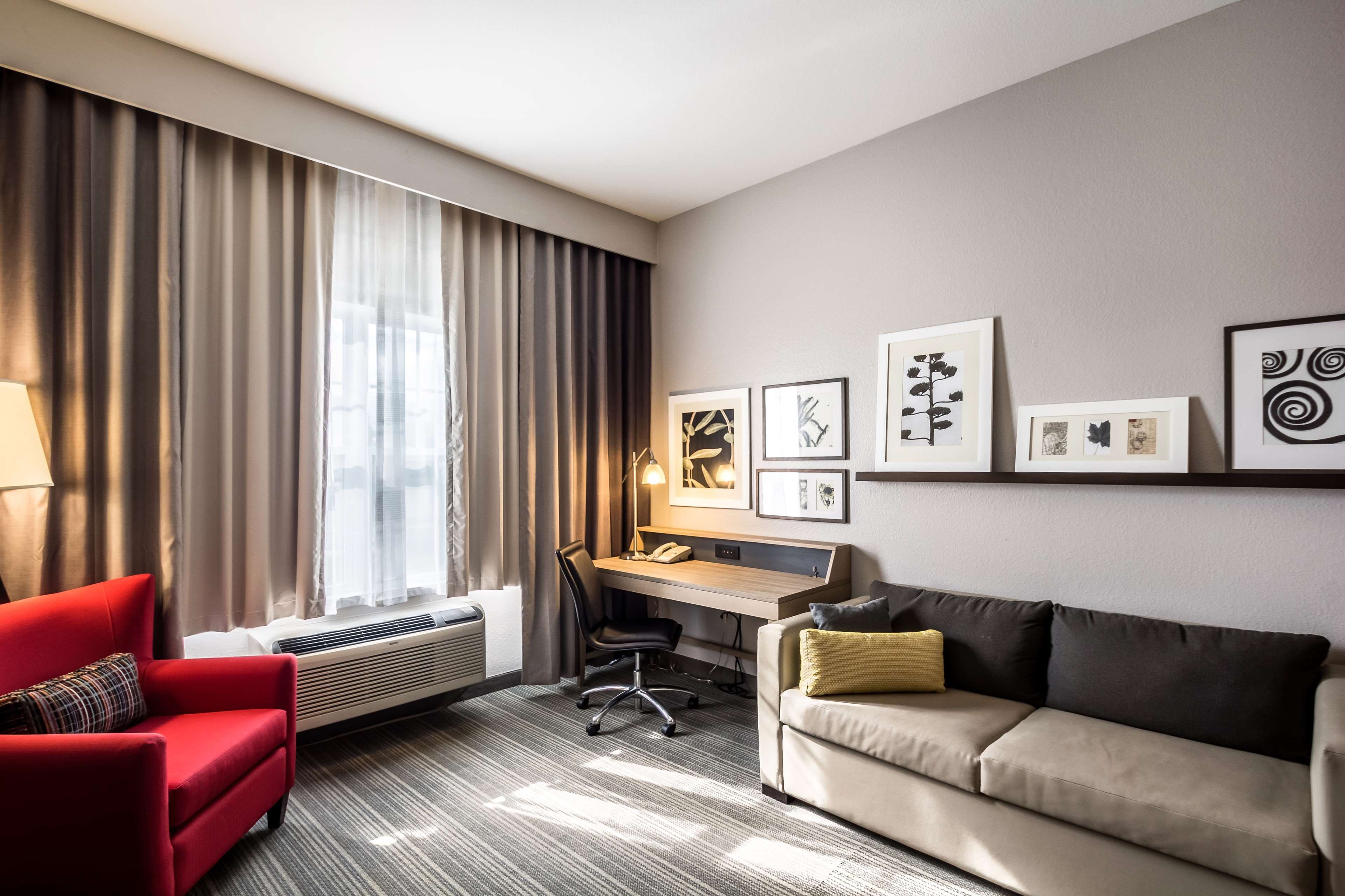 Country Inn & Suites by Radisson, Fond du Lac, WI — 14