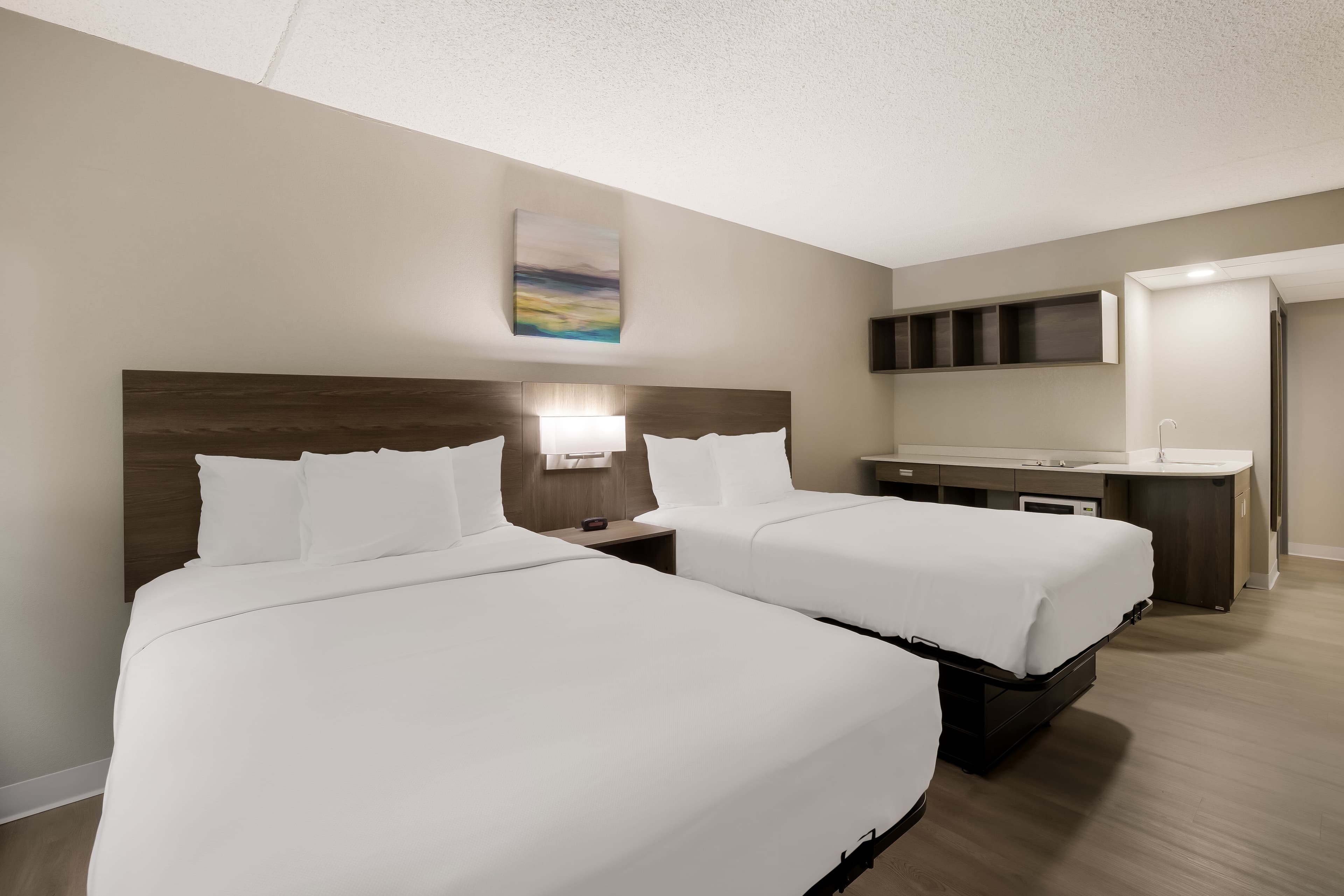 Suburban Studios Milwaukee Airport - Image 3