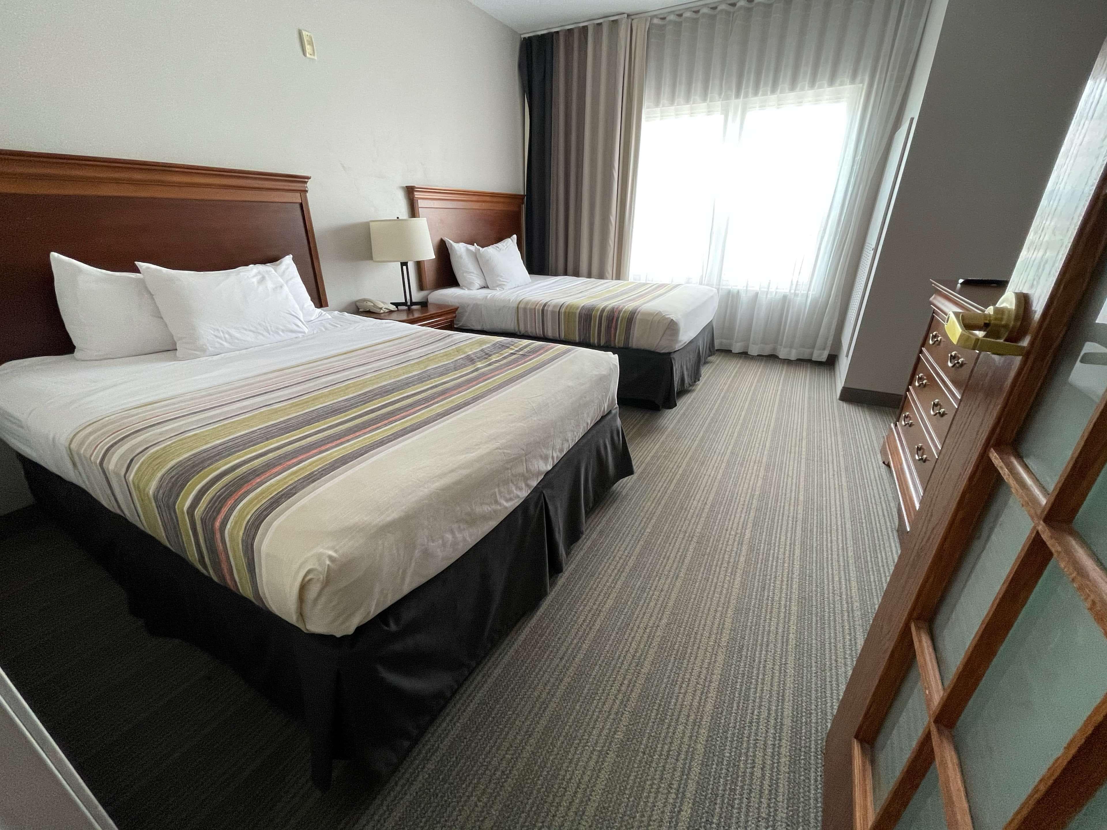 Country Inn & Suites by Radisson, Appleton North, WI — 25