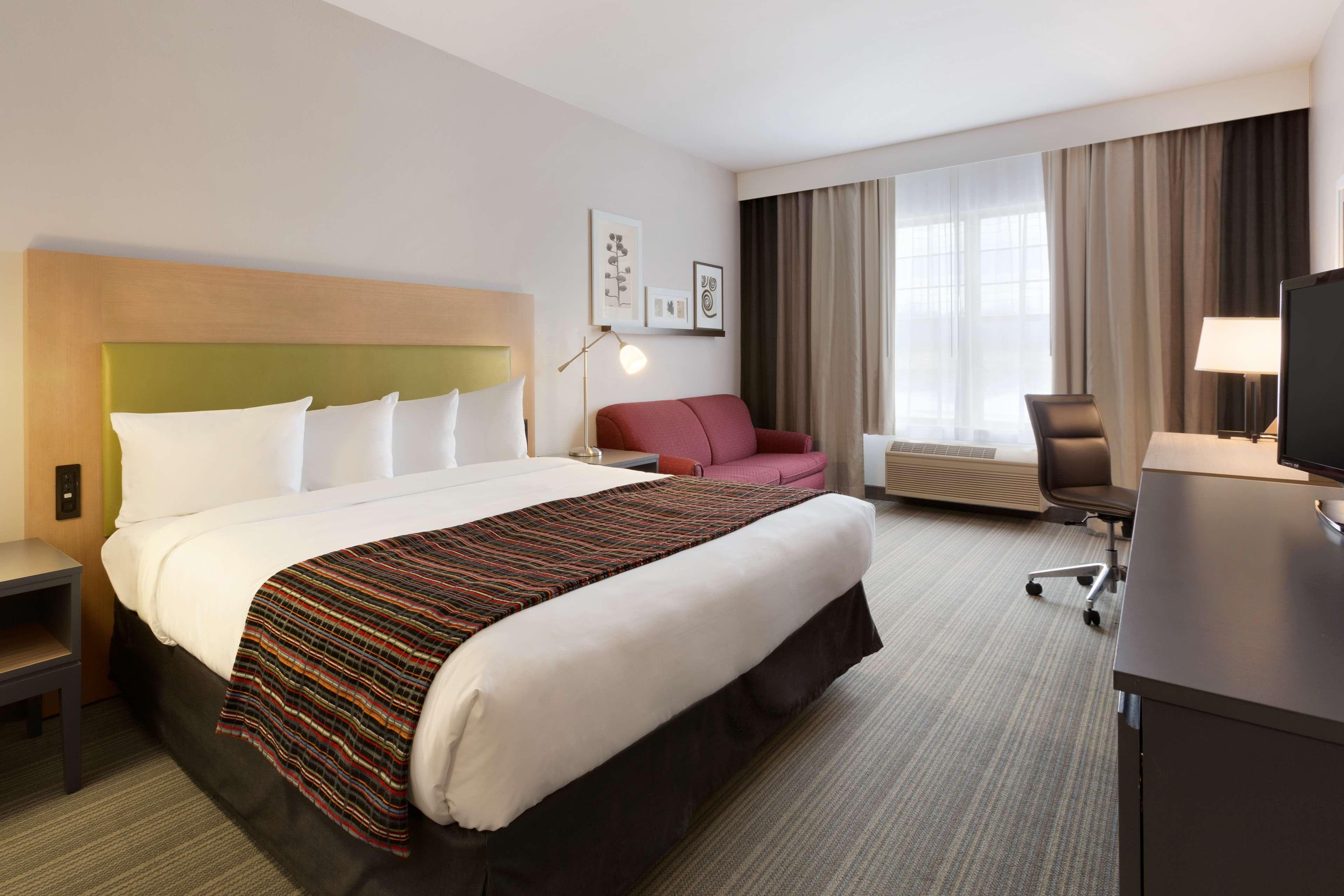 Country Inn & Suites by Radisson, Wausau, WI - Image 4