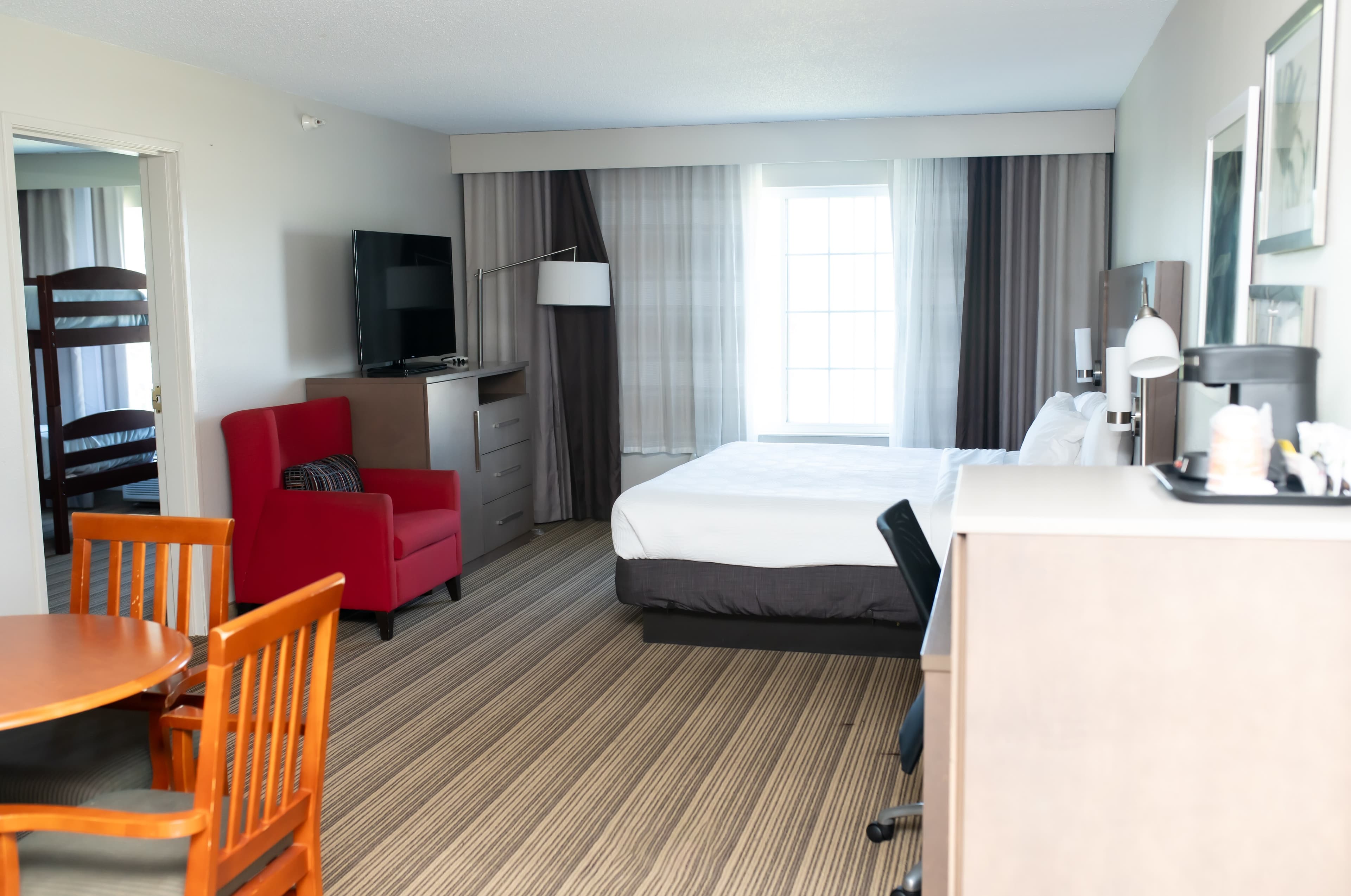 Country Inn & Suites by Radisson, Prairie du Chien - Image 3