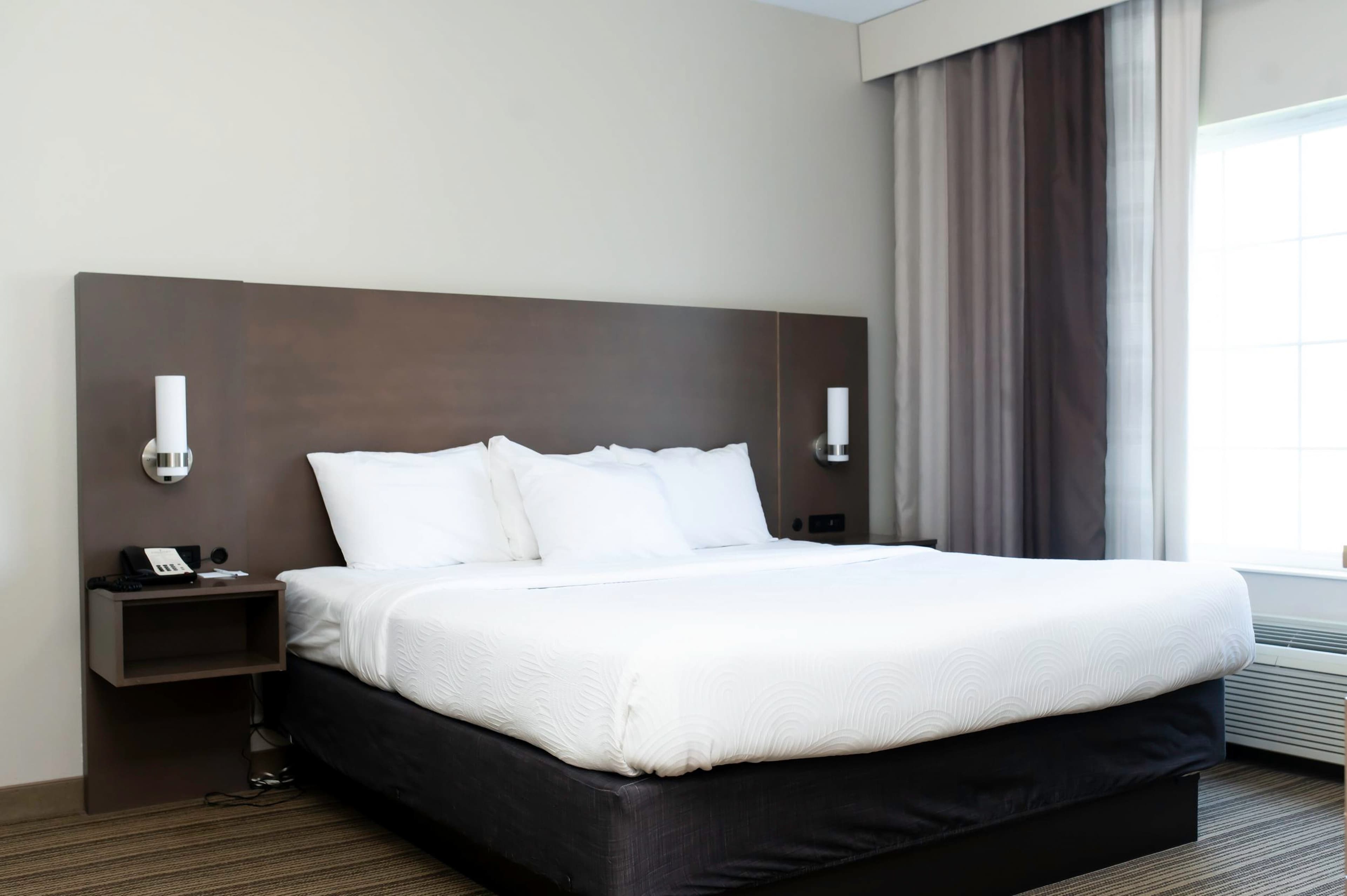 Country Inn & Suites by Radisson, Prairie du Chien - Image 2