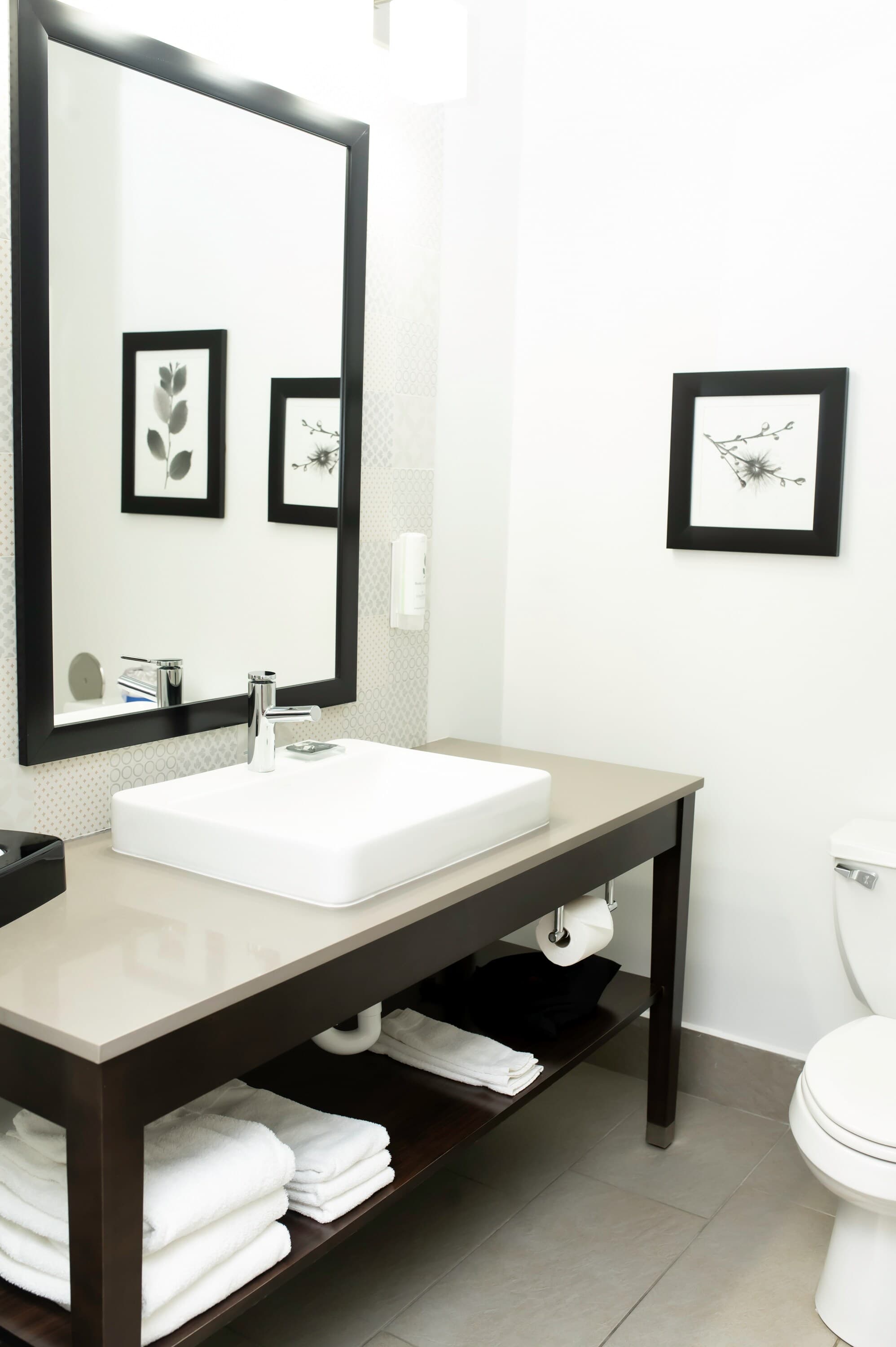 Country Inn & Suites by Radisson, Prairie du Chien — 43