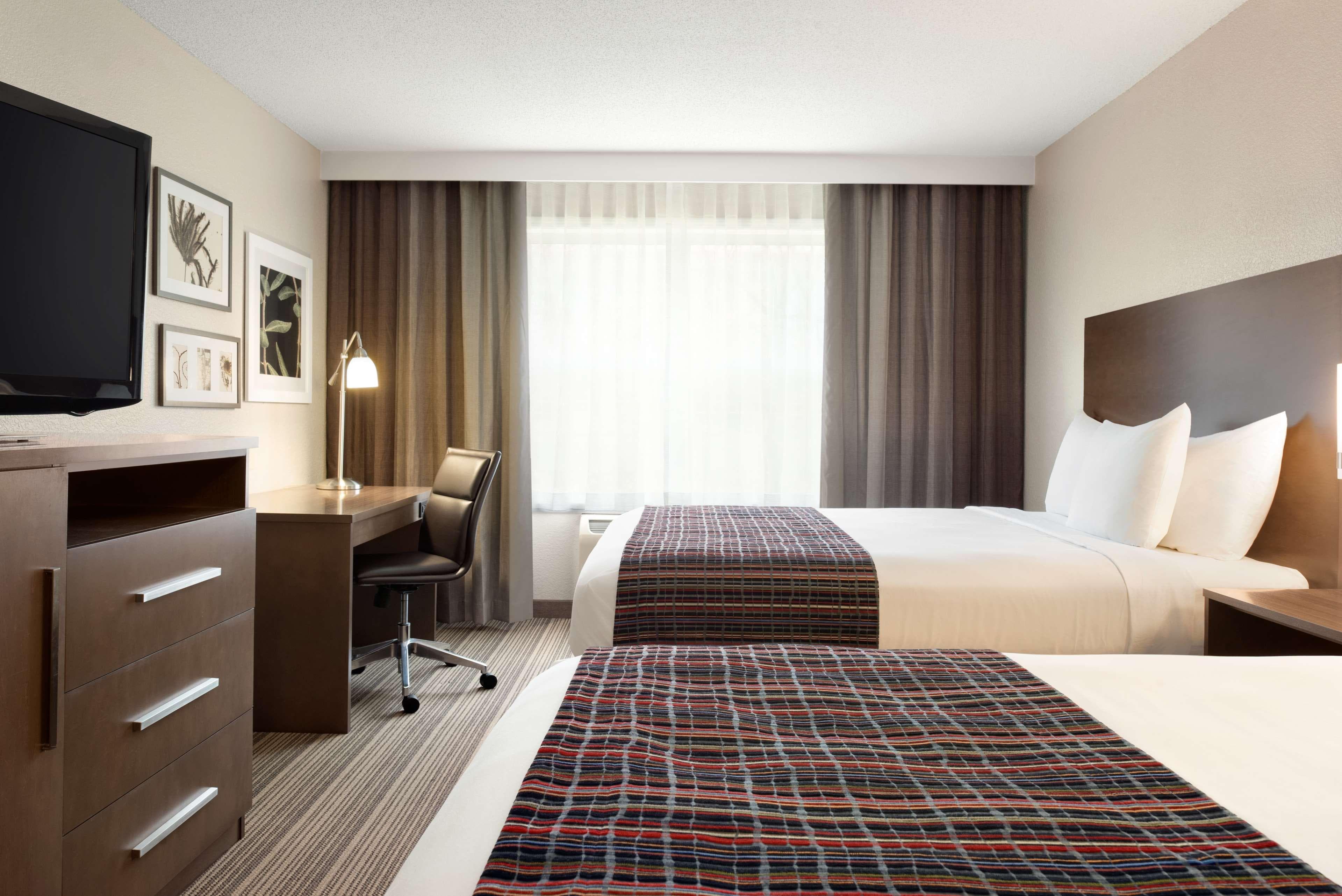 Country Inn & Suites by Radisson, Platteville, WI — 16
