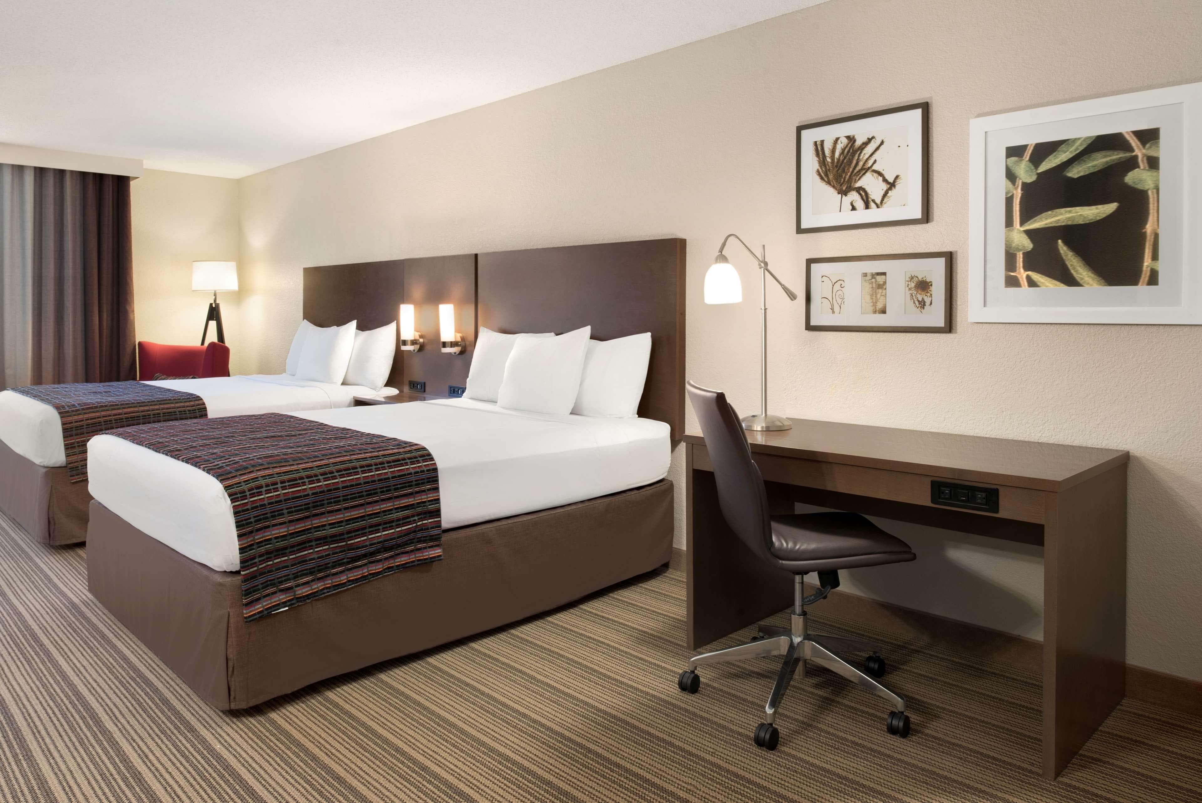 Country Inn & Suites by Radisson, Platteville, WI — 18