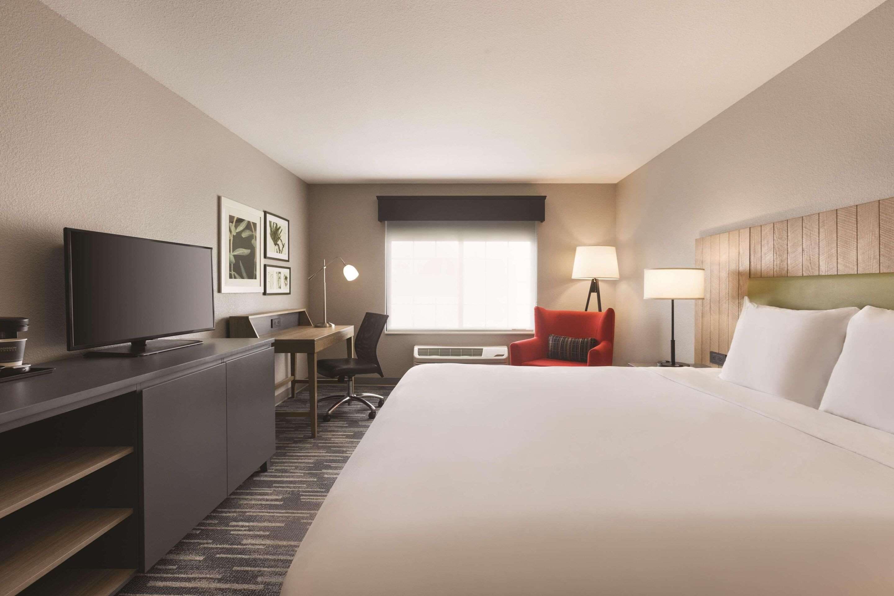 Country Inn & Suites by Radisson, Green Bay North - Image 2
