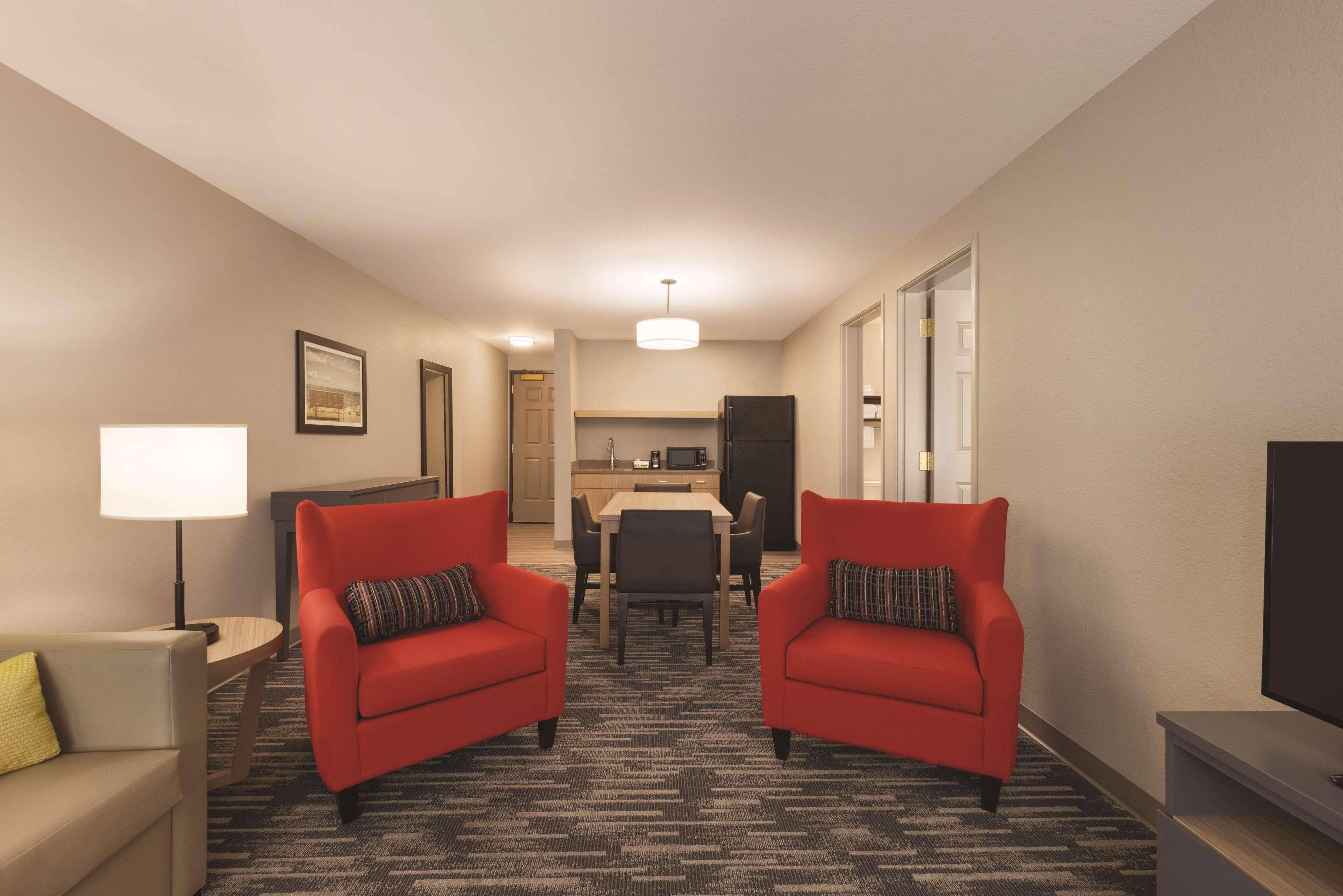 Country Inn & Suites by Radisson, Green Bay North — 8
