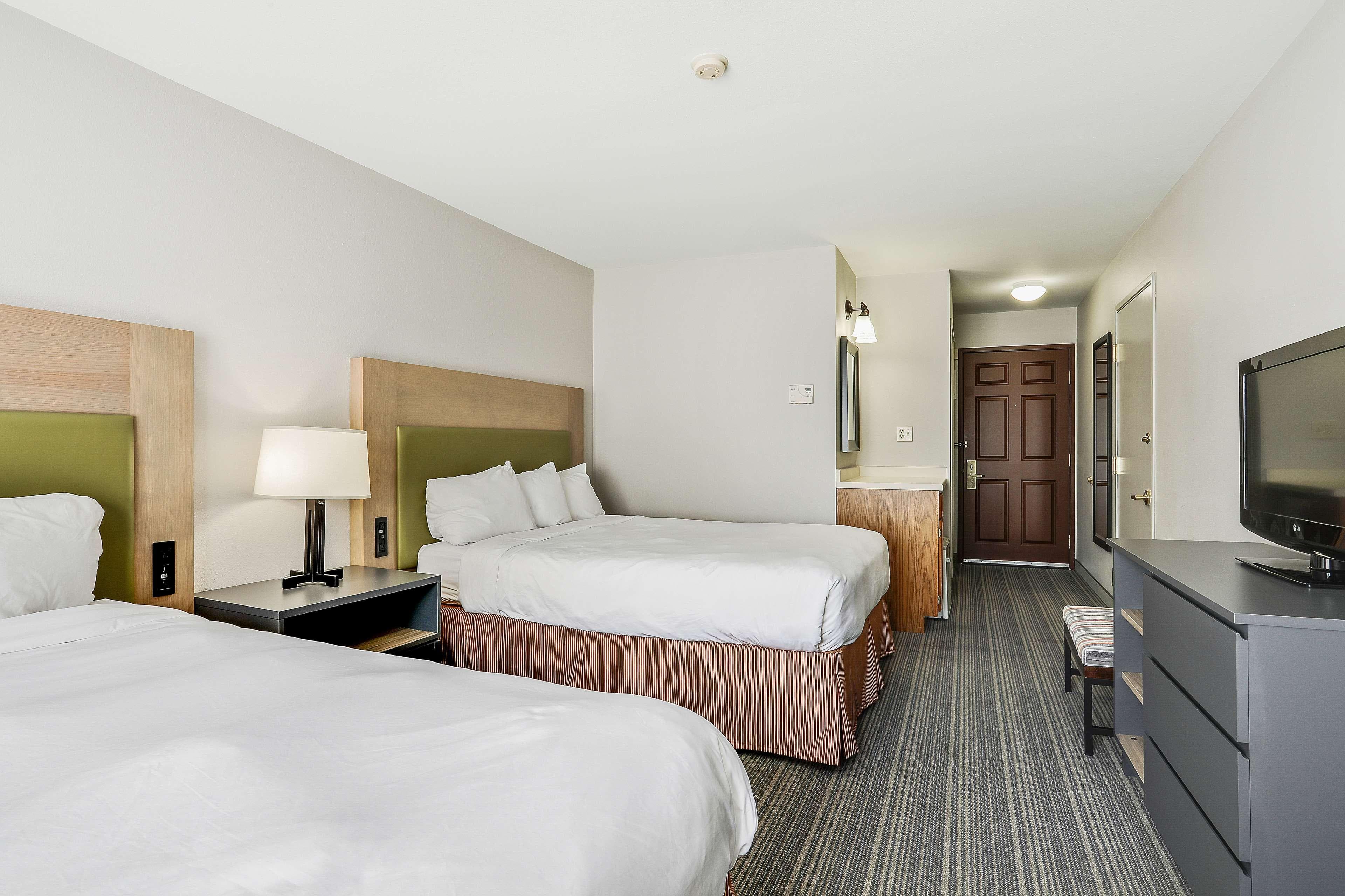 Country Inn & Suites by Radisson, Green Bay, WI — 29
