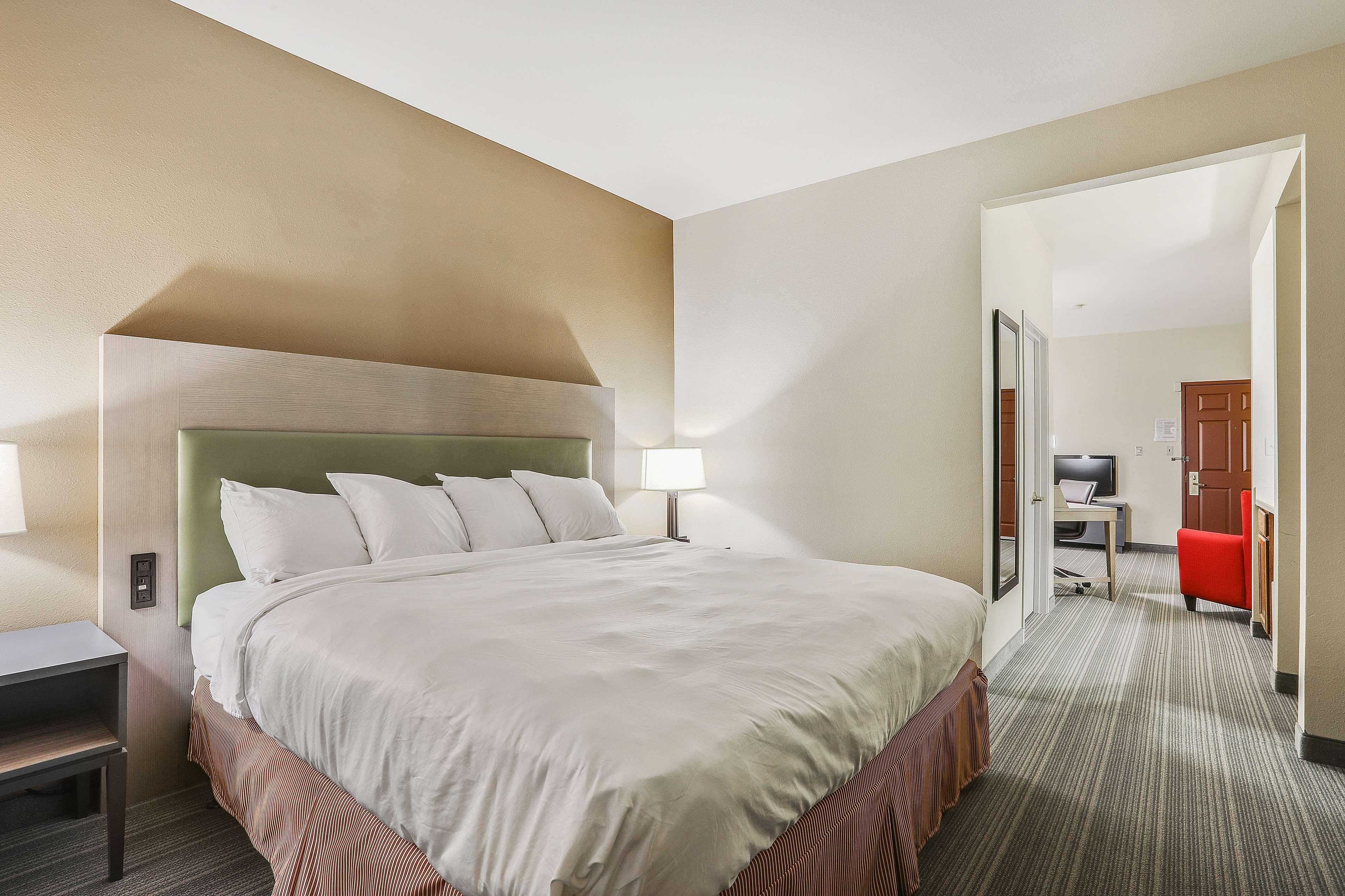 Country Inn & Suites by Radisson, Green Bay, WI — 30