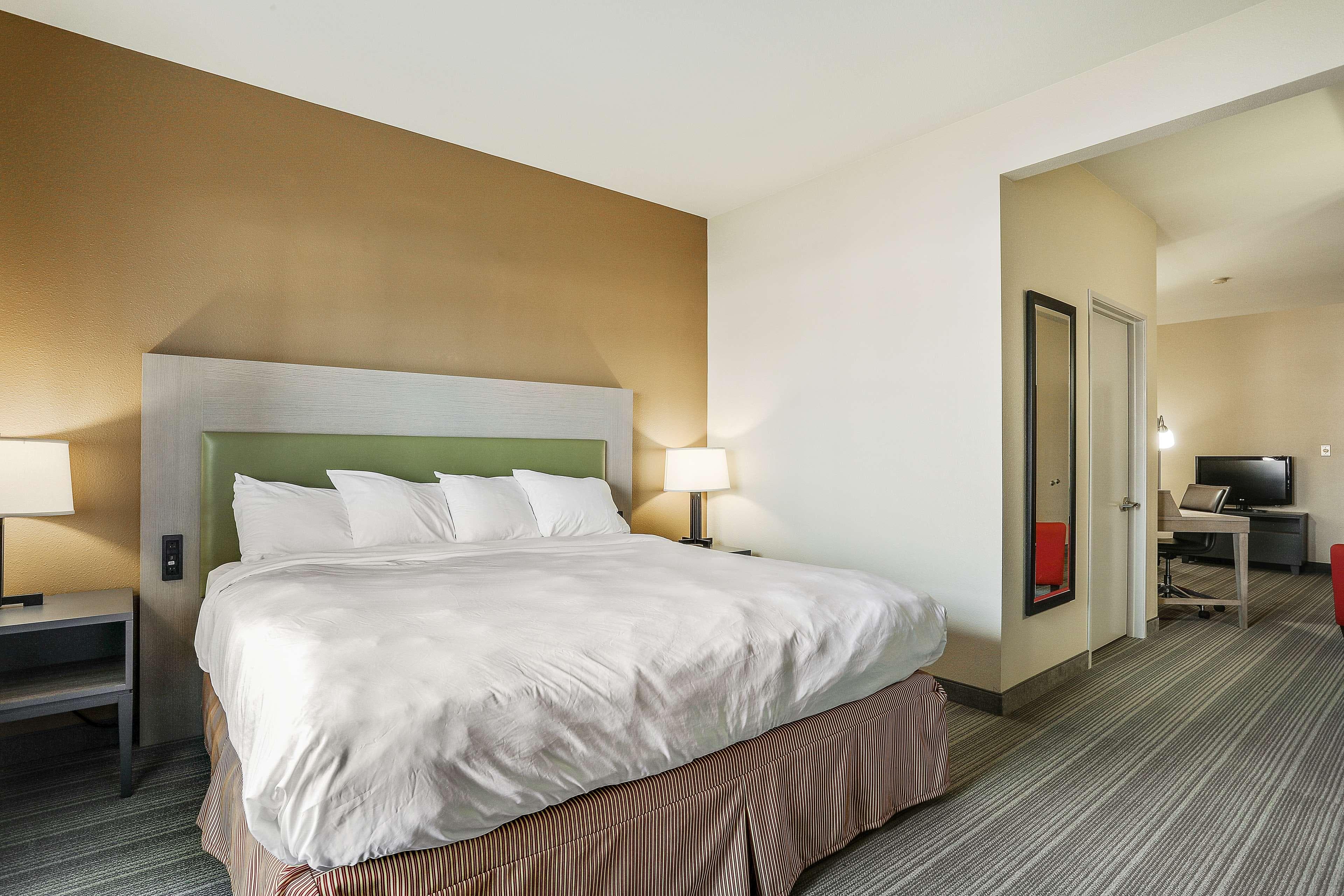 Country Inn & Suites by Radisson, Green Bay, WI — 22