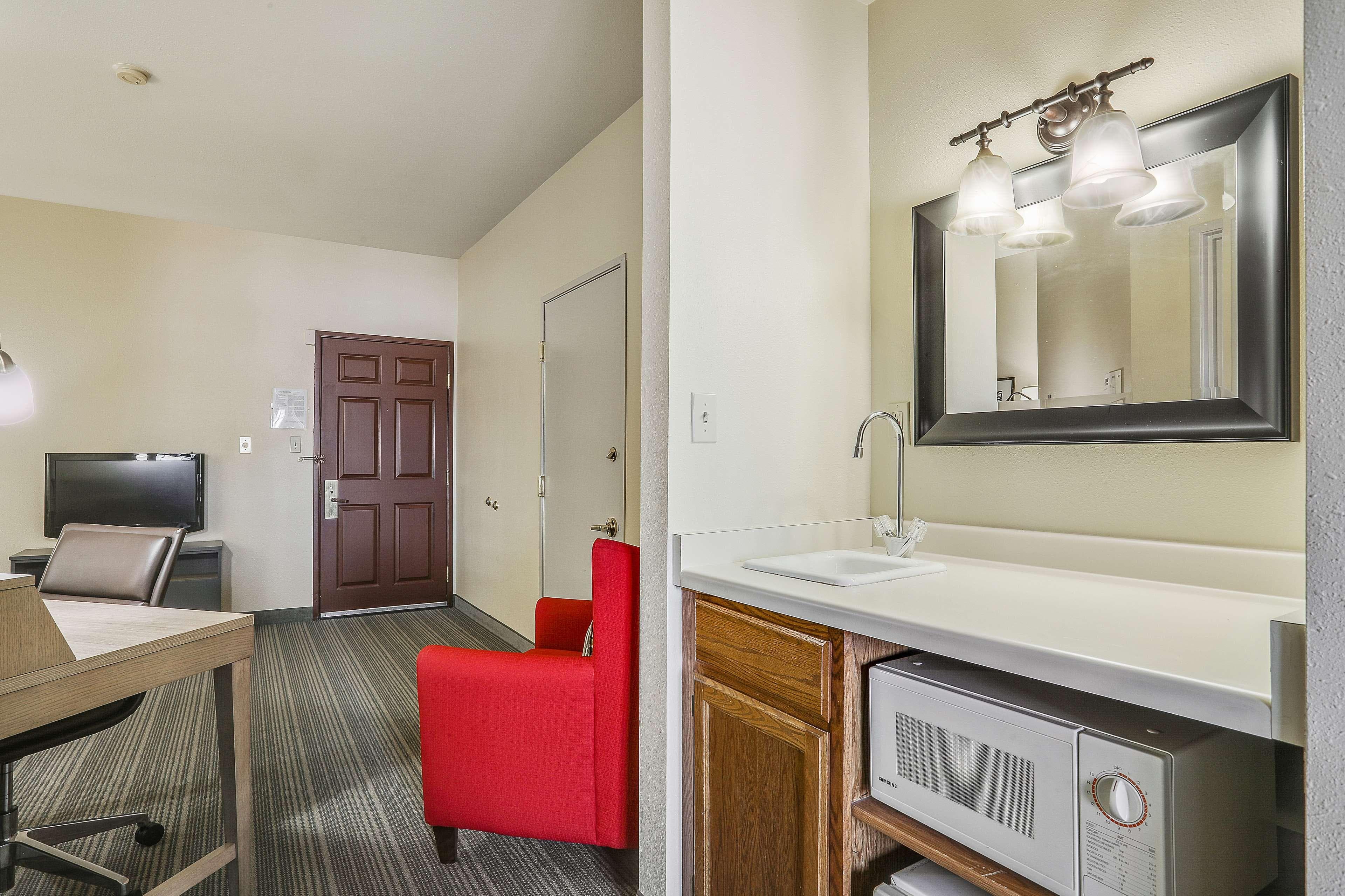 Country Inn & Suites by Radisson, Green Bay, WI — 23