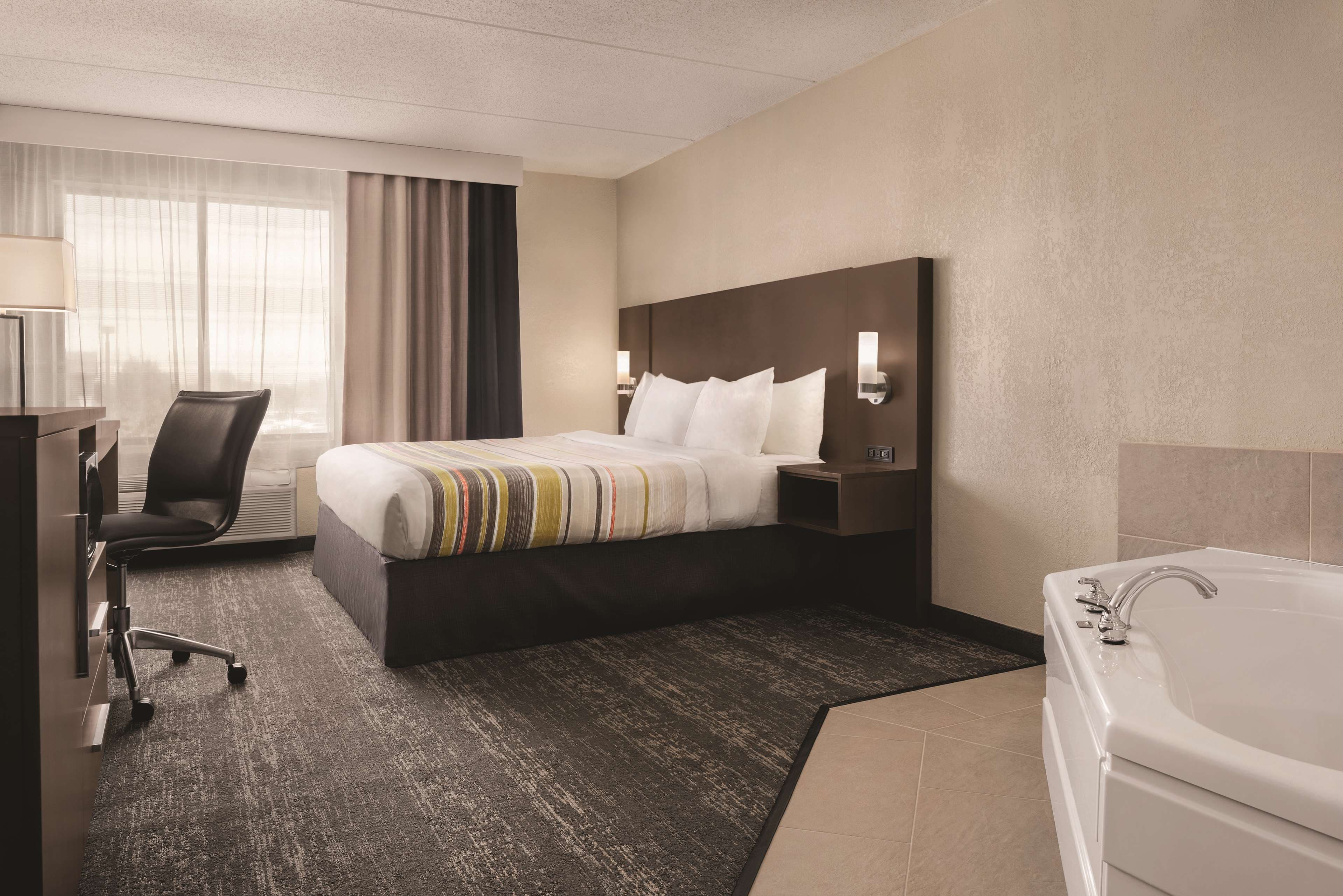 Country Inn & Suites by Radisson, Mt. Pleasant-Racine West, WI — 8