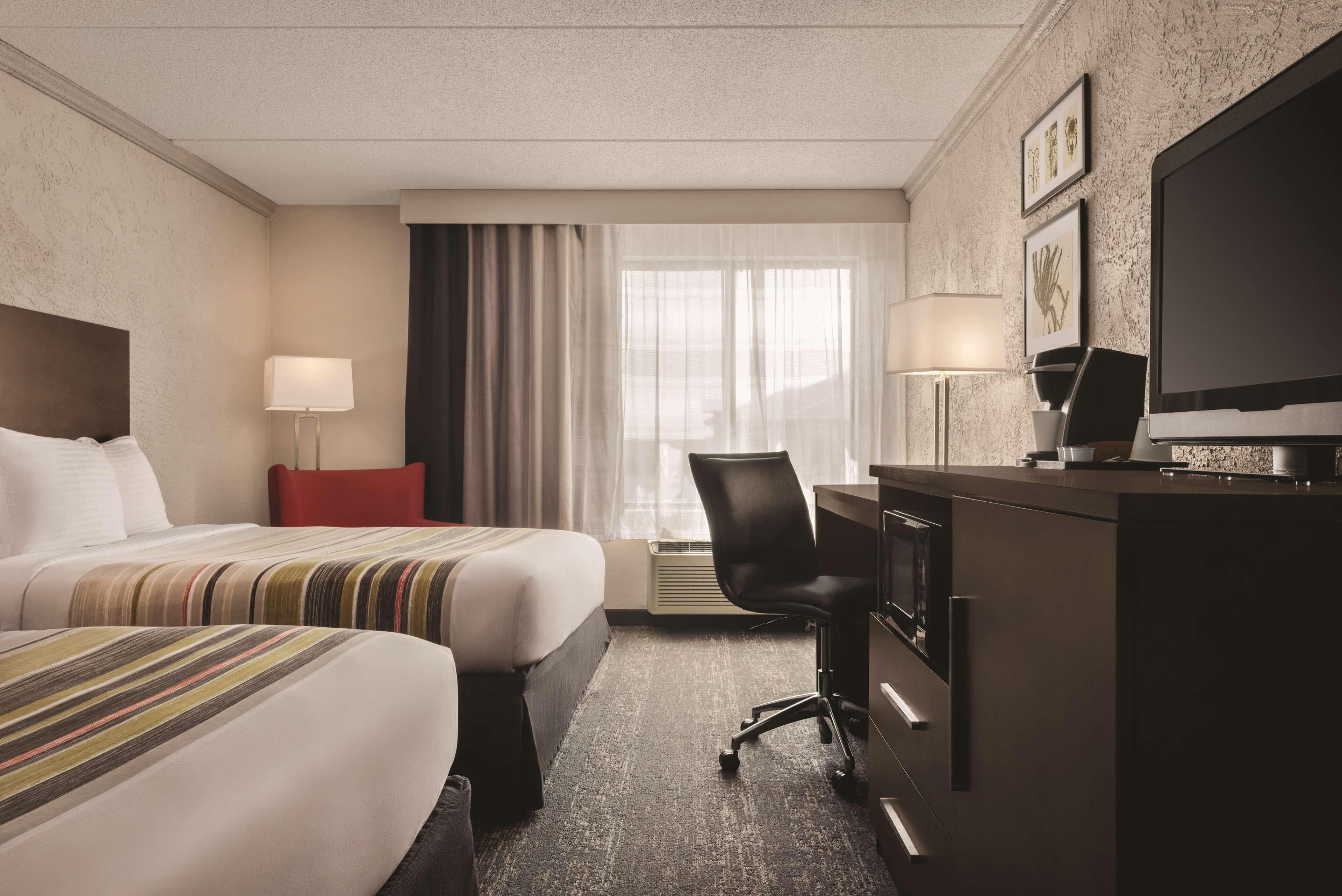 Country Inn & Suites by Radisson, Mt. Pleasant-Racine West, WI — 10
