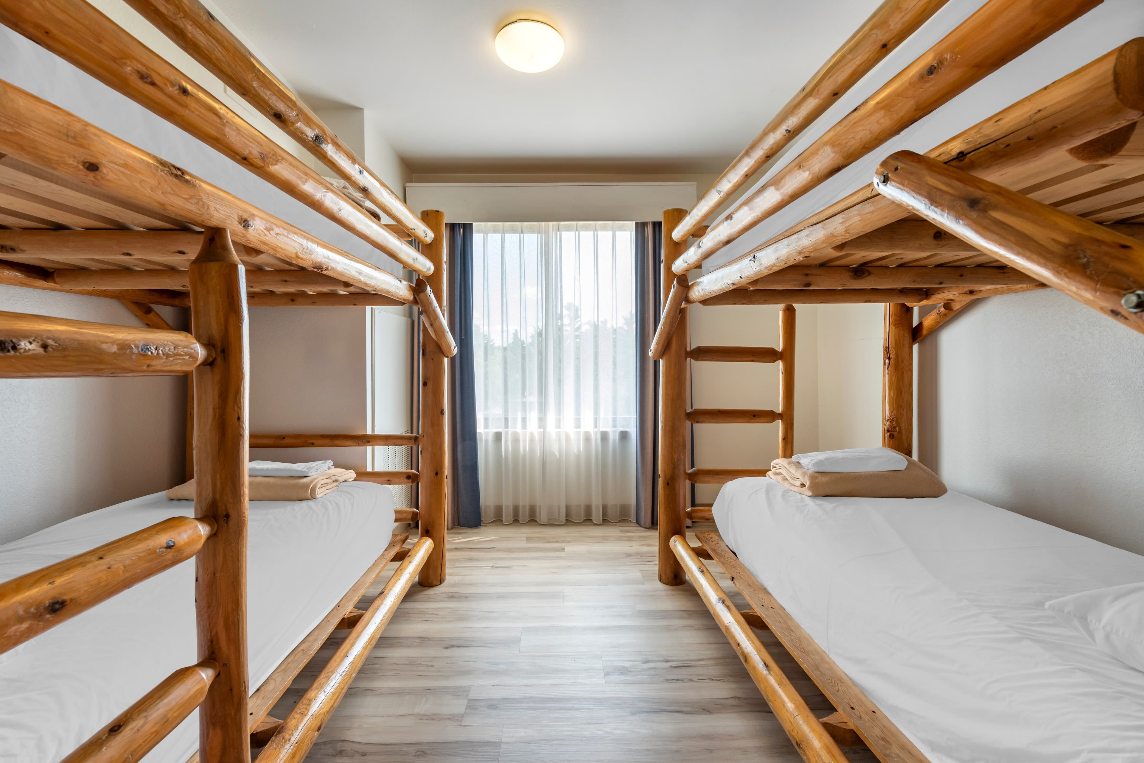 Three Bears Waterpark Resort Near Tomah, Ascend Collection Hotel — 29