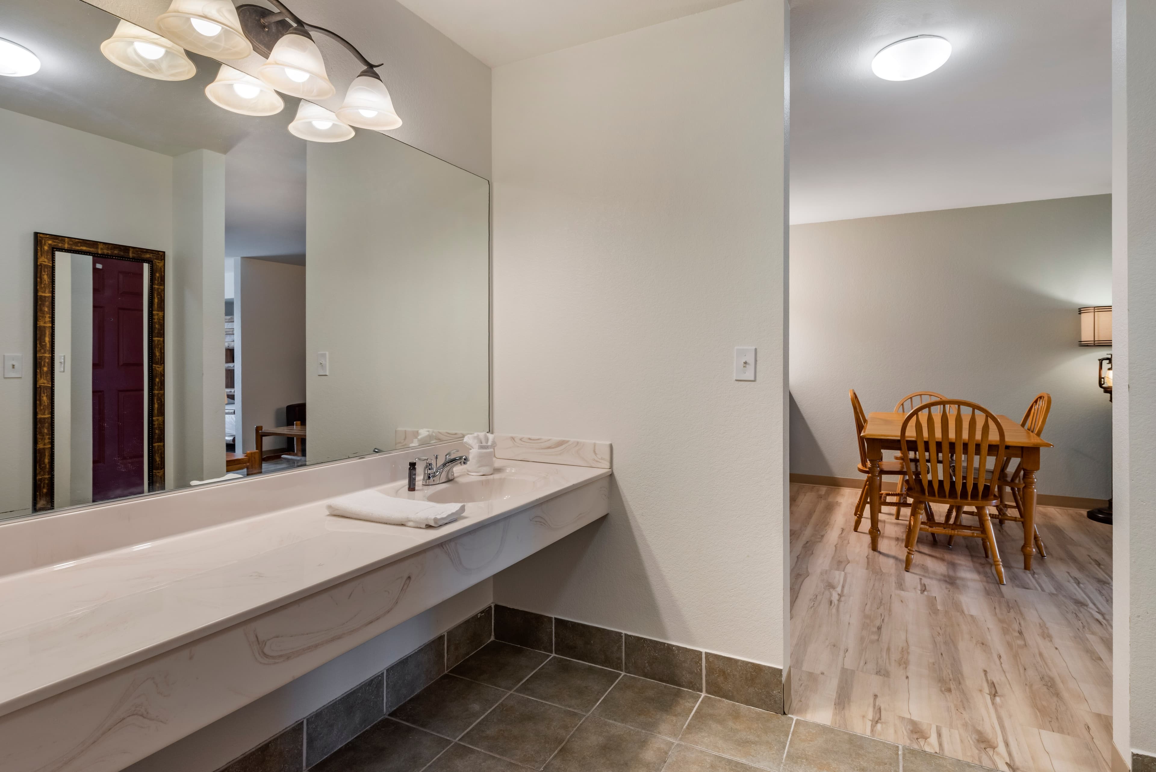 Three Bears Waterpark Resort Near Tomah, Ascend Collection Hotel — 32