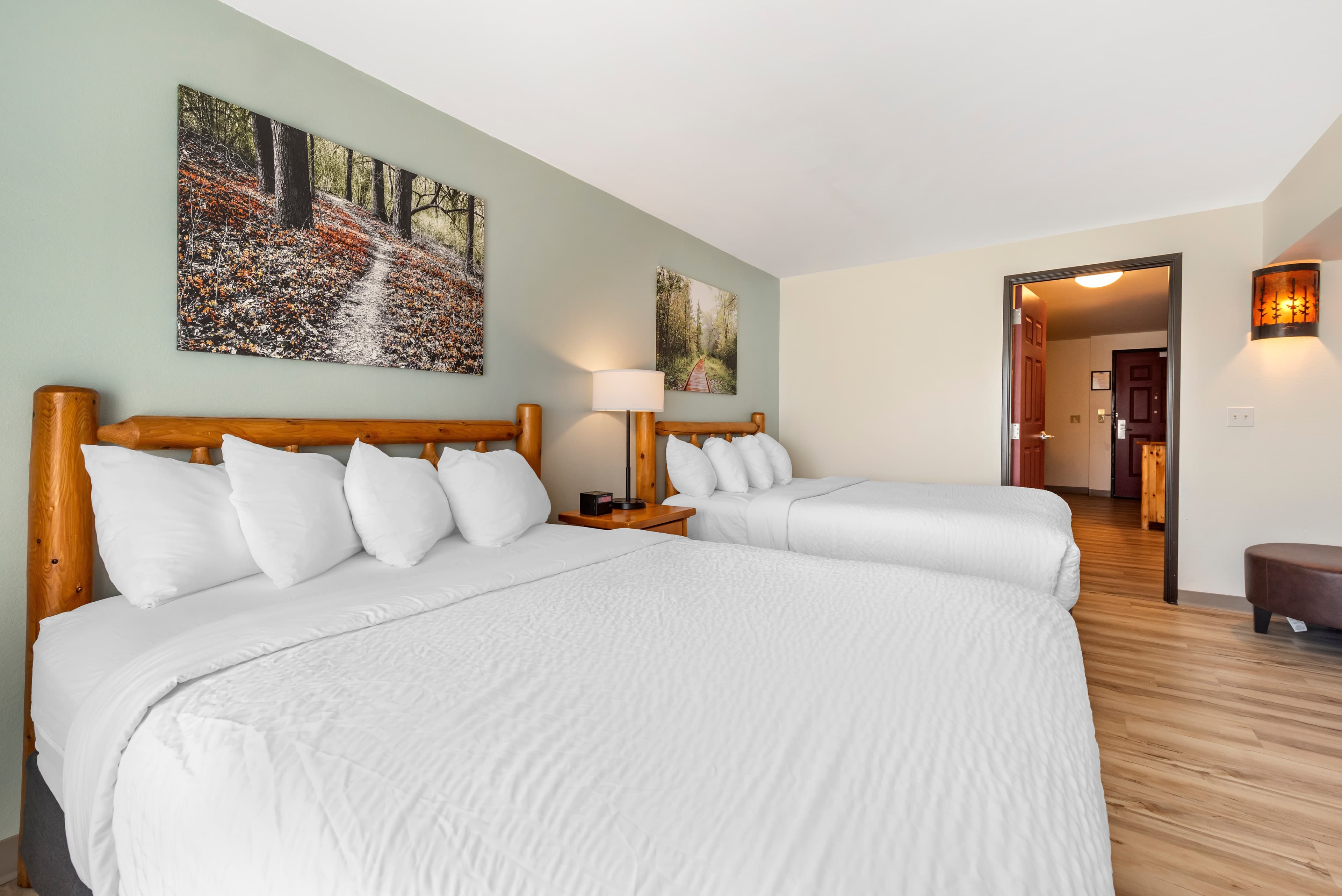 Three Bears Waterpark Resort Near Tomah, Ascend Collection Hotel — 35