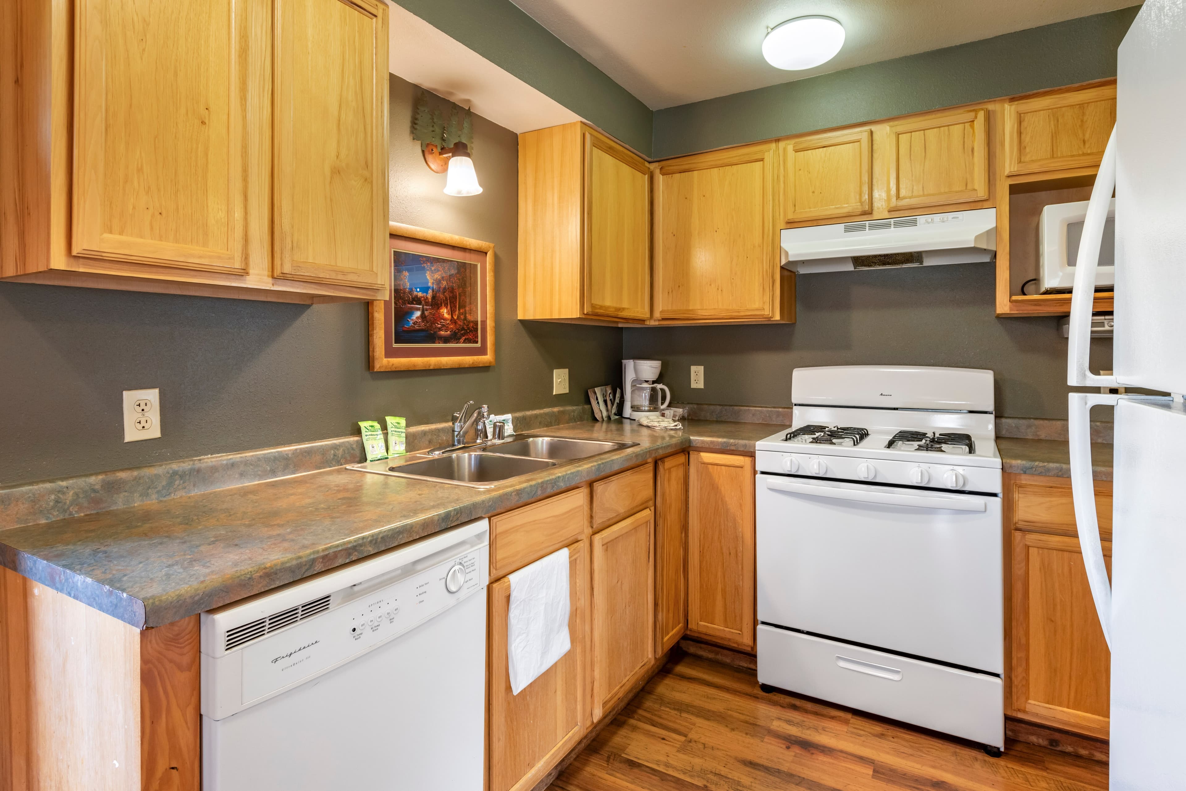 Three Bears Waterpark Resort Near Tomah, Ascend Collection Hotel — 50