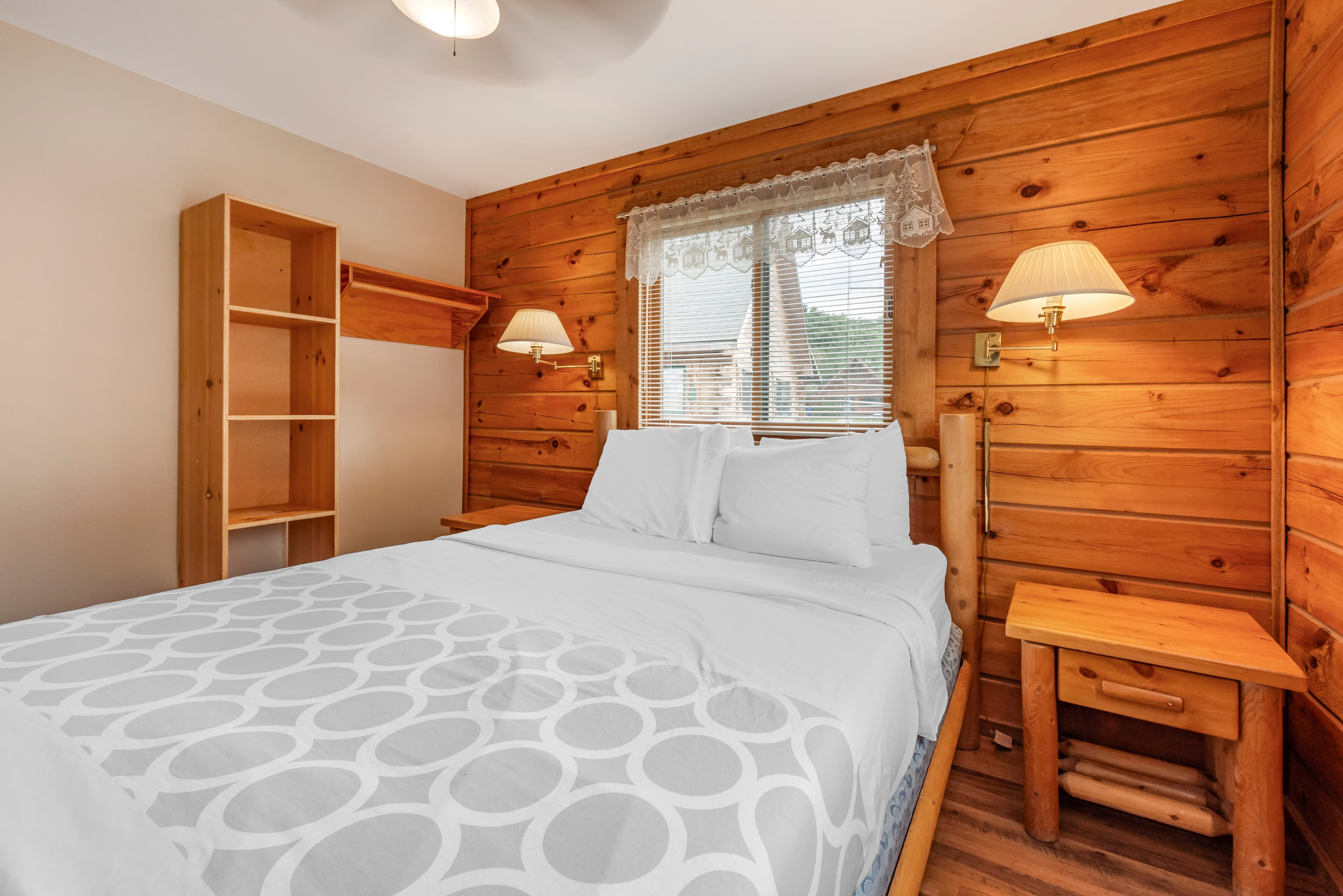 Three Bears Waterpark Resort Near Tomah, Ascend Collection Hotel — 40