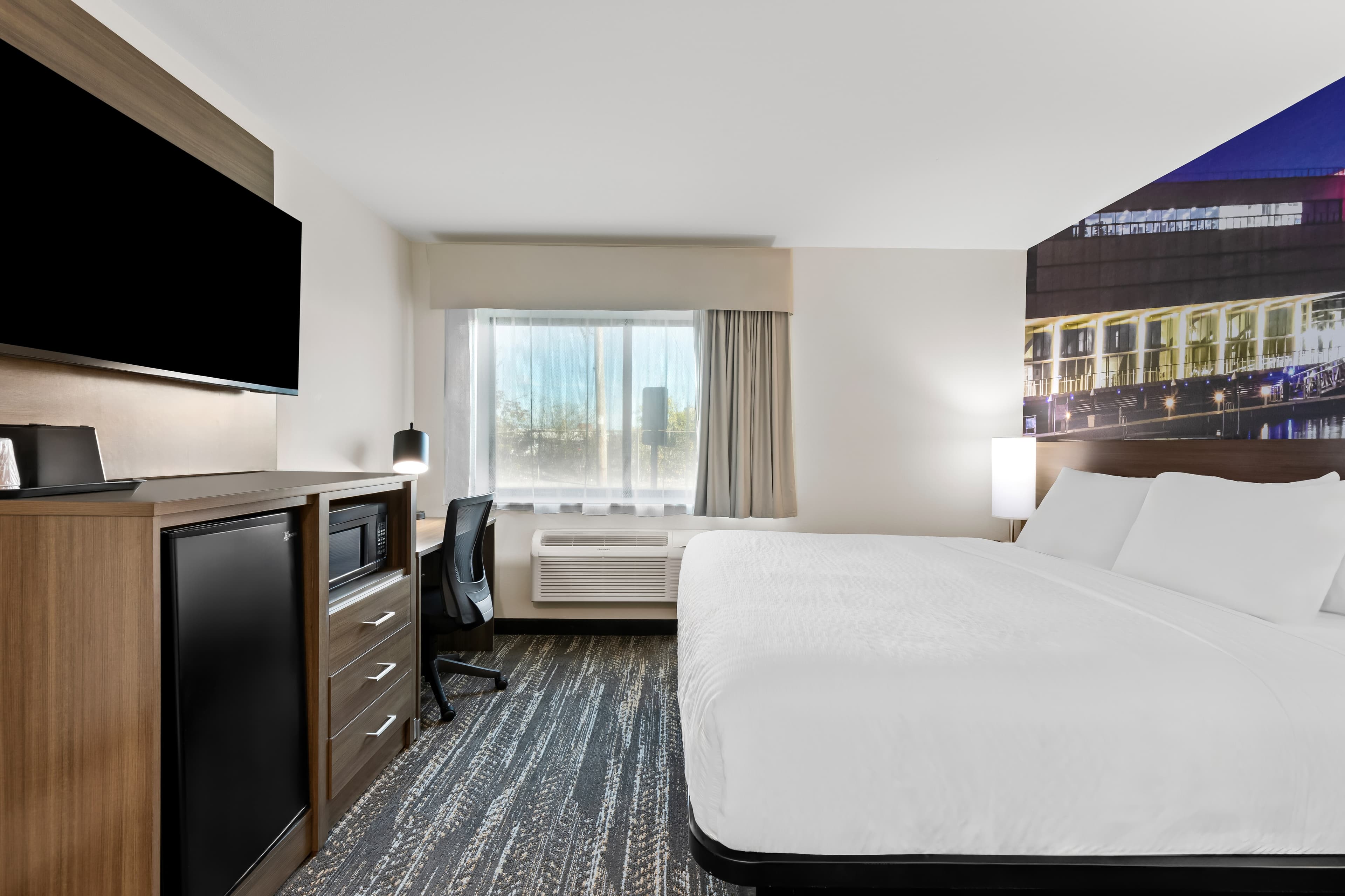 Clarion Pointe Milwaukee Airport — 7