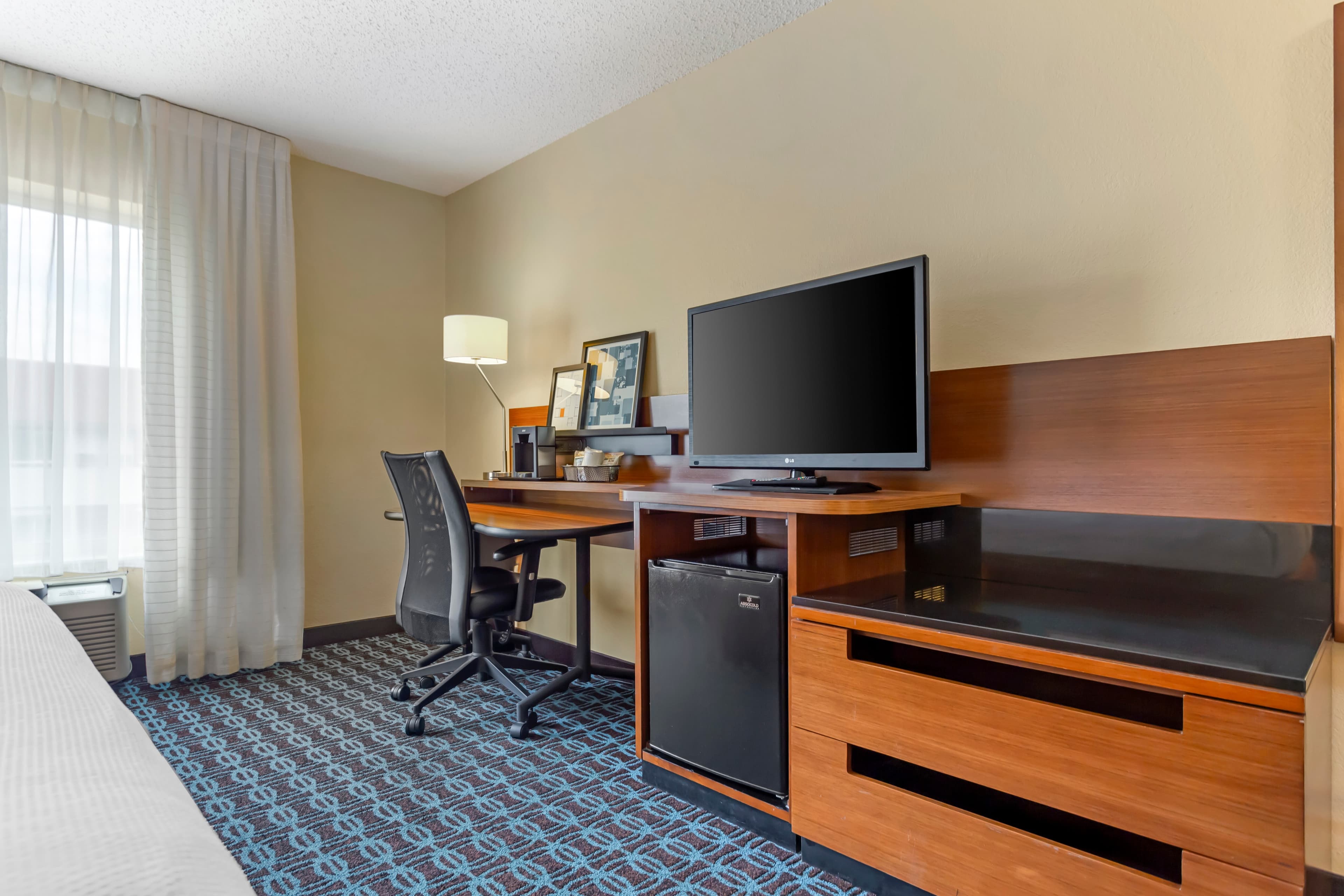 Comfort Inn & Suites Green Bay Stadium Area - Image 4